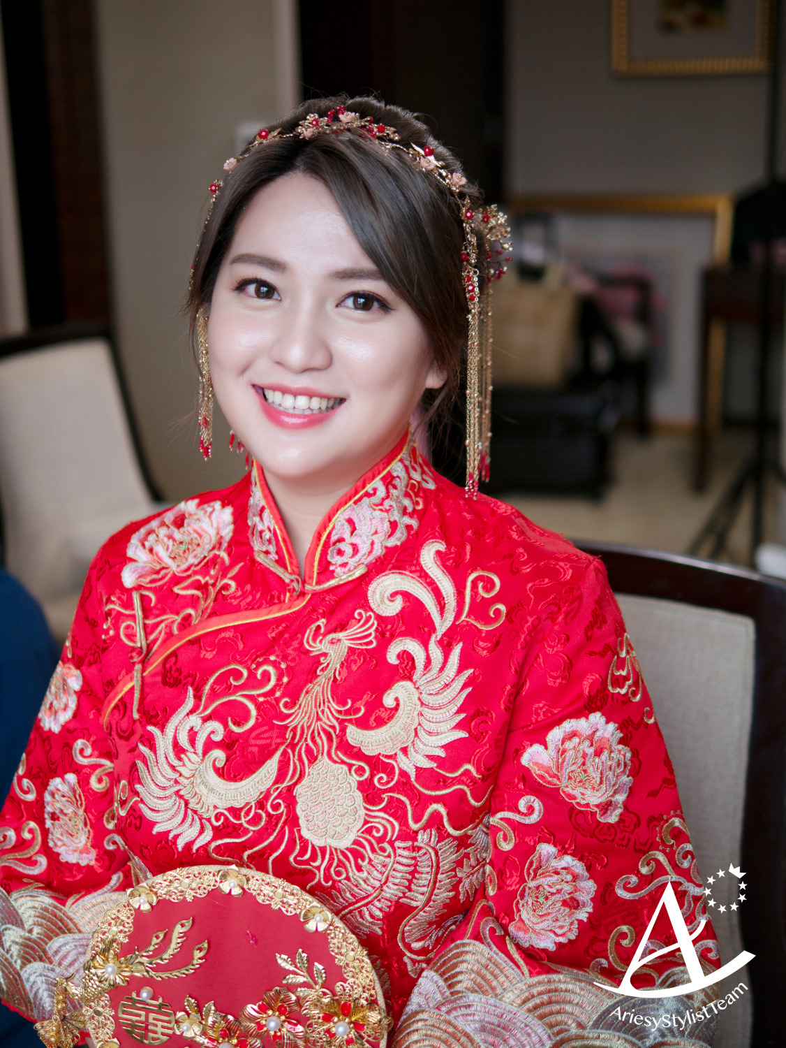 輕透發光妝感、皇冠白紗造型、秀禾服、新秘、蓬鬆放髮造型、新娘造型