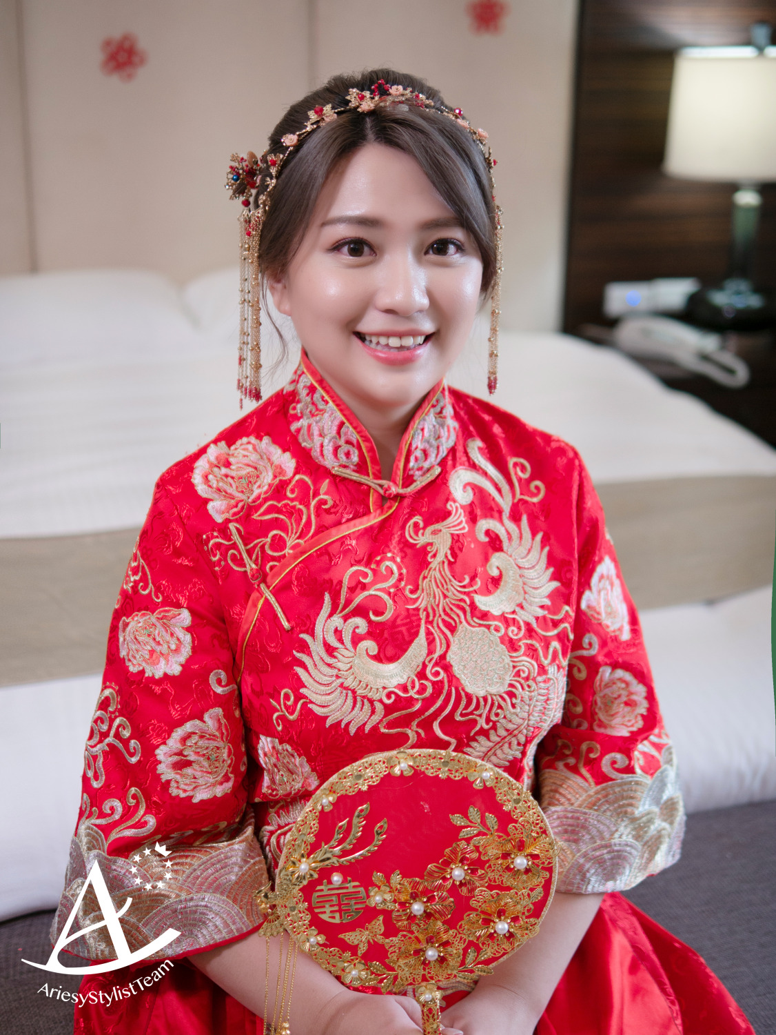 輕透發光妝感、皇冠白紗造型、秀禾服、新秘、蓬鬆放髮造型、新娘造型