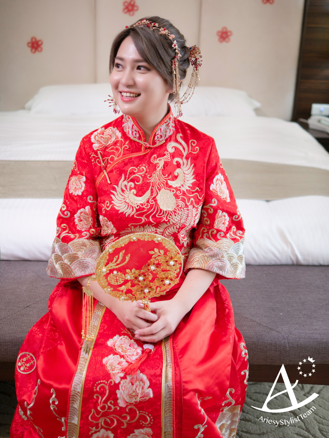 輕透發光妝感、皇冠白紗造型、秀禾服、新秘、蓬鬆放髮造型、新娘造型