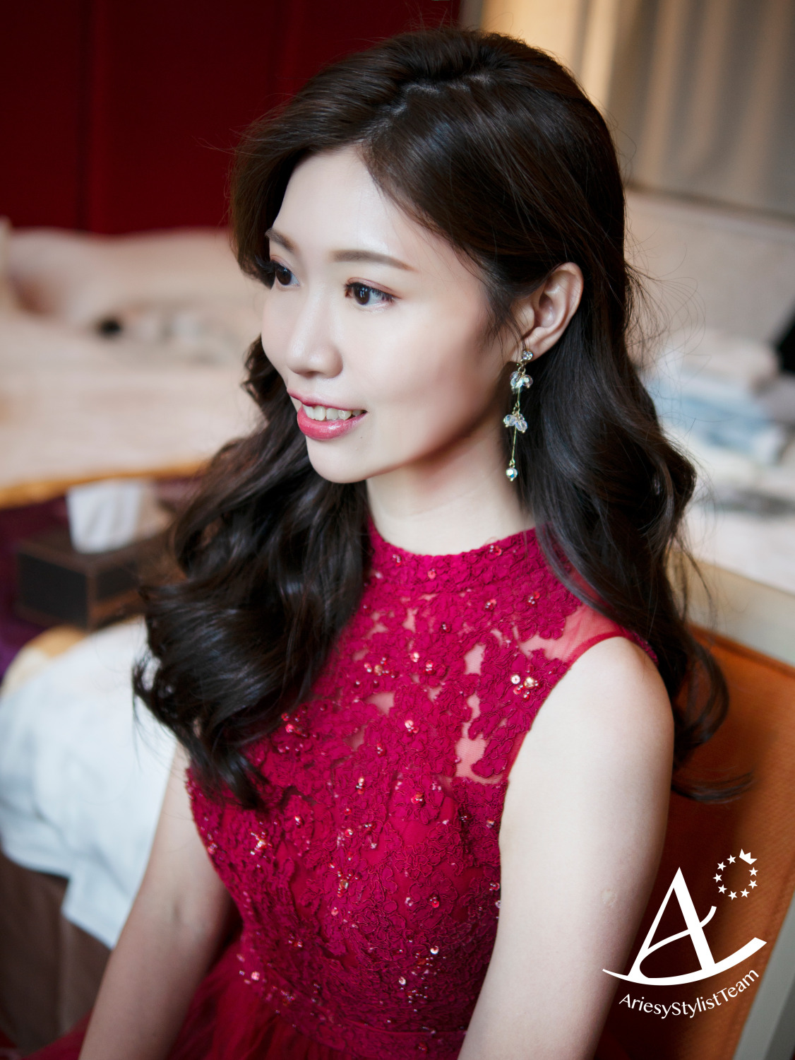 自然輕透妝感,傳統韓服,放髮造型,永生花新娘造型,紅色禮服,Ariesy品牌婚紗