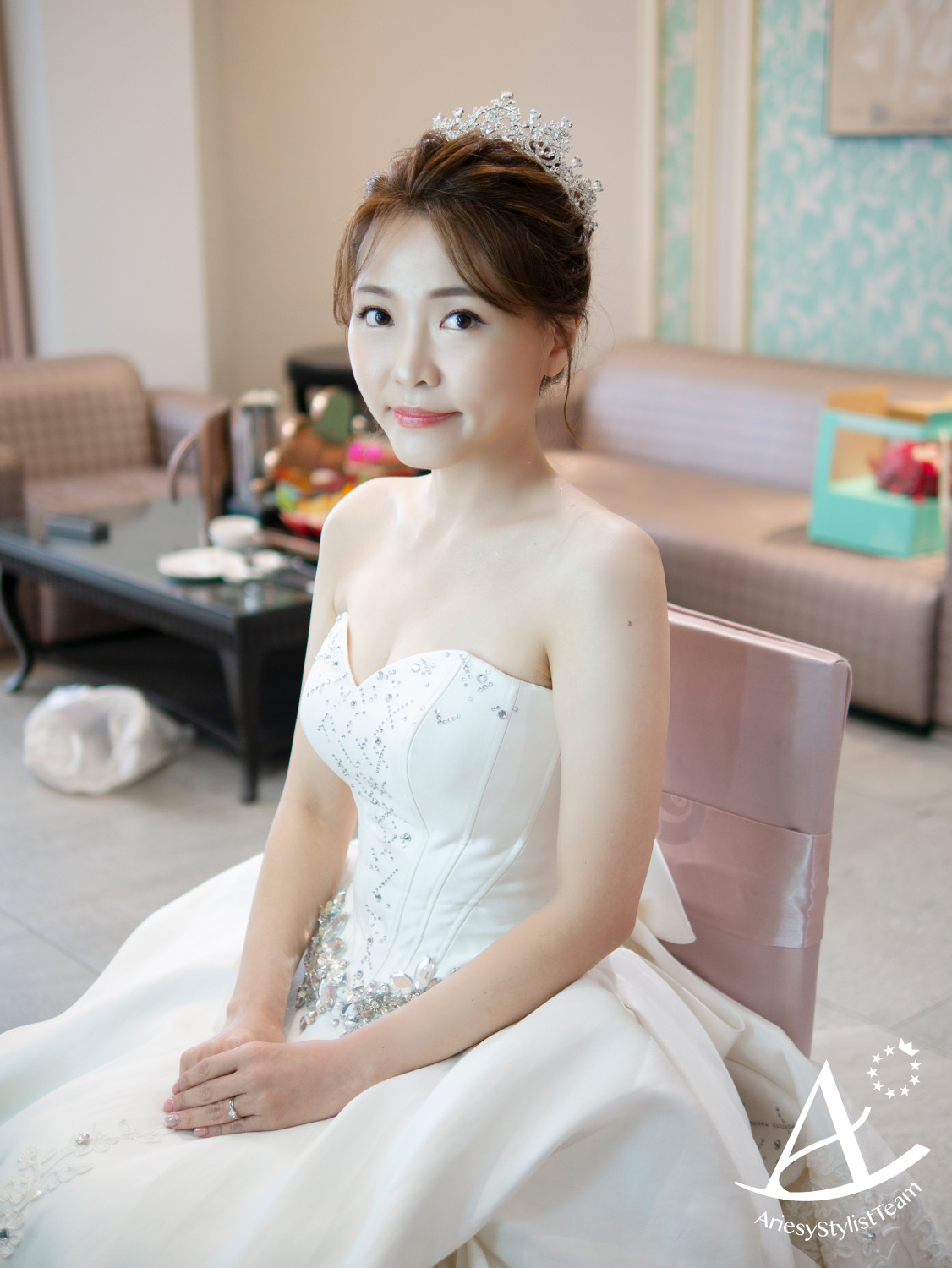 桃園新秘|自然甜美妝感永生花編髮造型~婷 自然輕透妝感 、蓬鬆盤髮、編髮造型、皇冠白紗造型、永生花造型