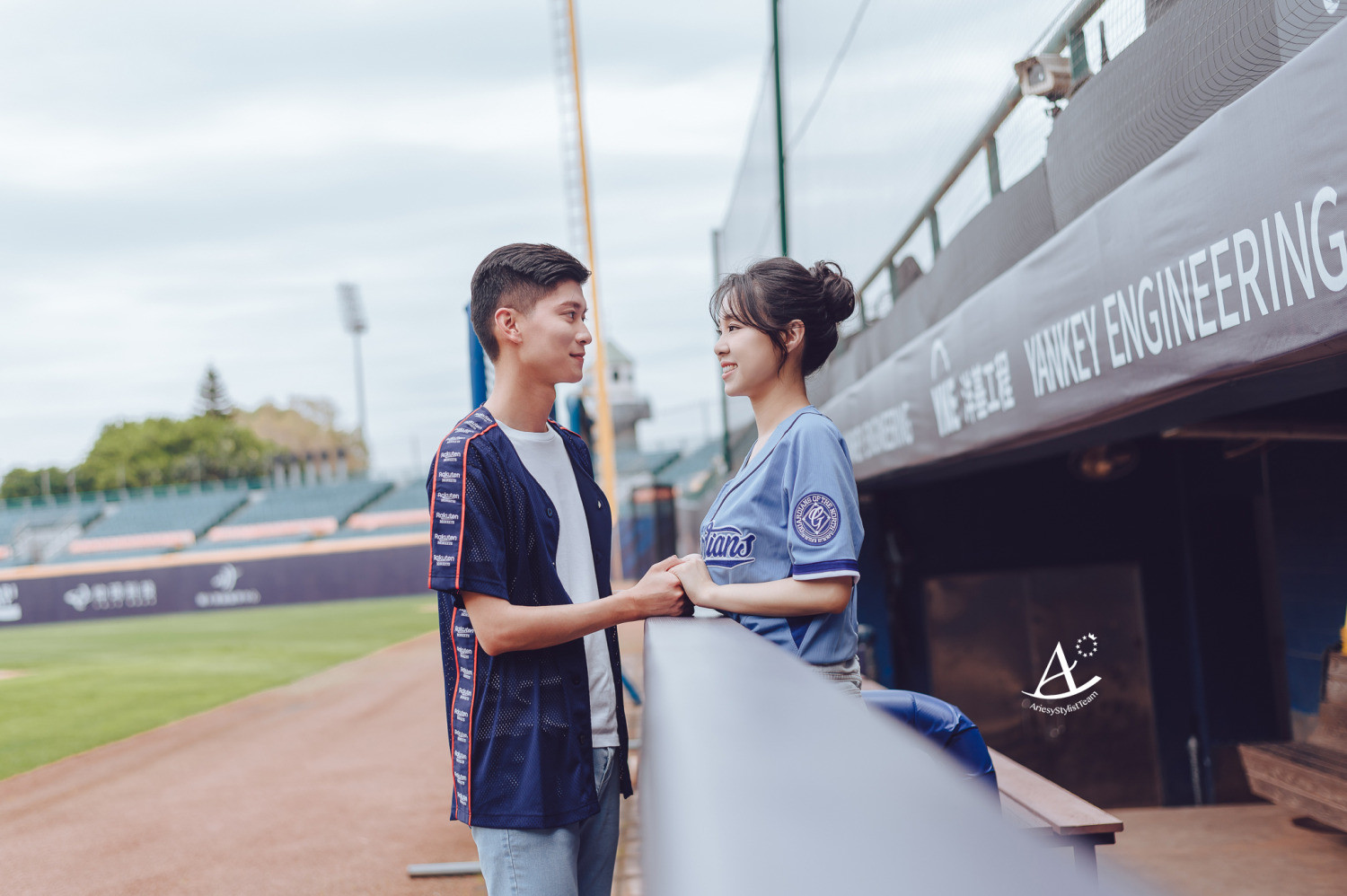 棒球婚紗,婚紗造型,白紗造型,婚紗包套,婚攝大嘴,新祕Hanya,新娘造型,韓風,新莊棒球場