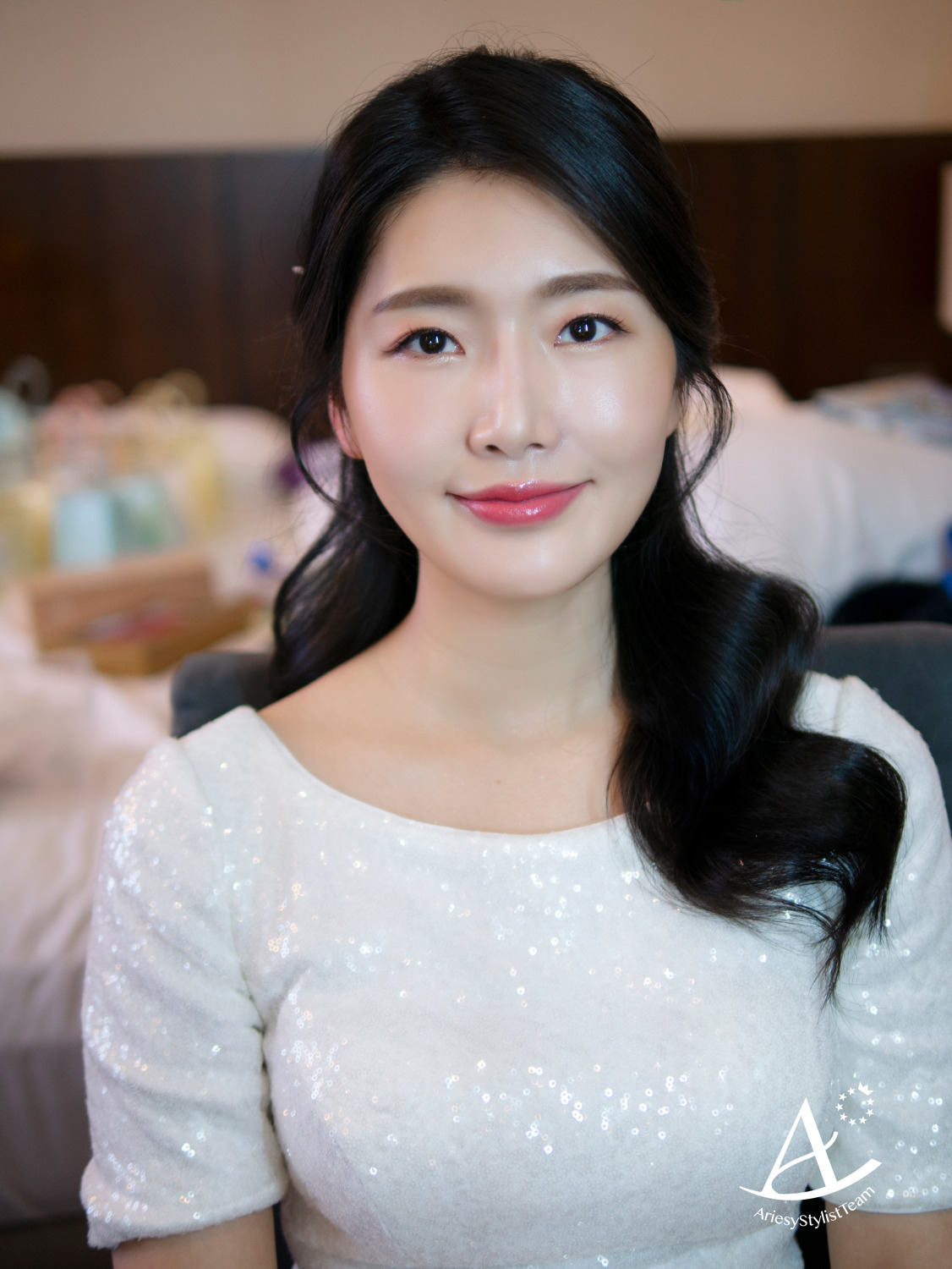 自然輕透妝感,傳統韓服造型,放髮造型,簡約低盤髮,黑髮新娘