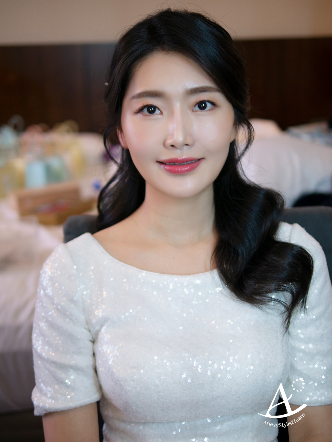 自然輕透妝感,傳統韓服造型,放髮造型,簡約低盤髮,黑髮新娘