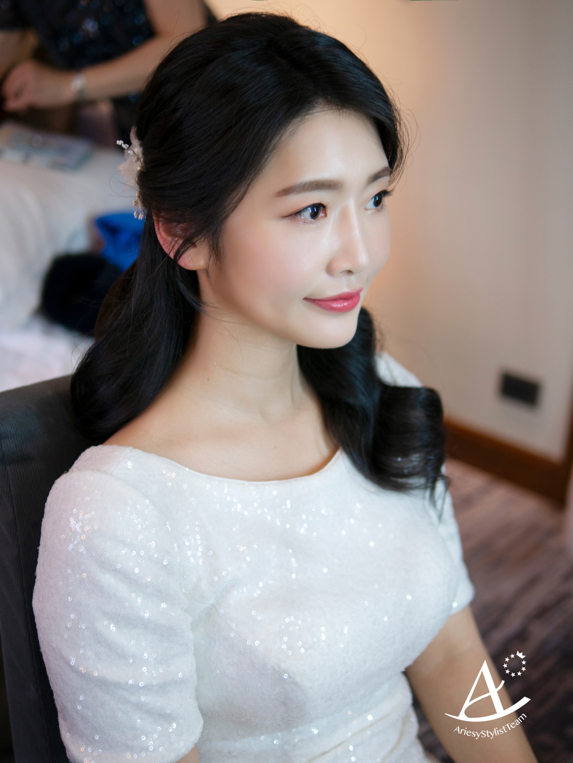自然輕透妝感,傳統韓服造型,放髮造型,簡約低盤髮,黑髮新娘