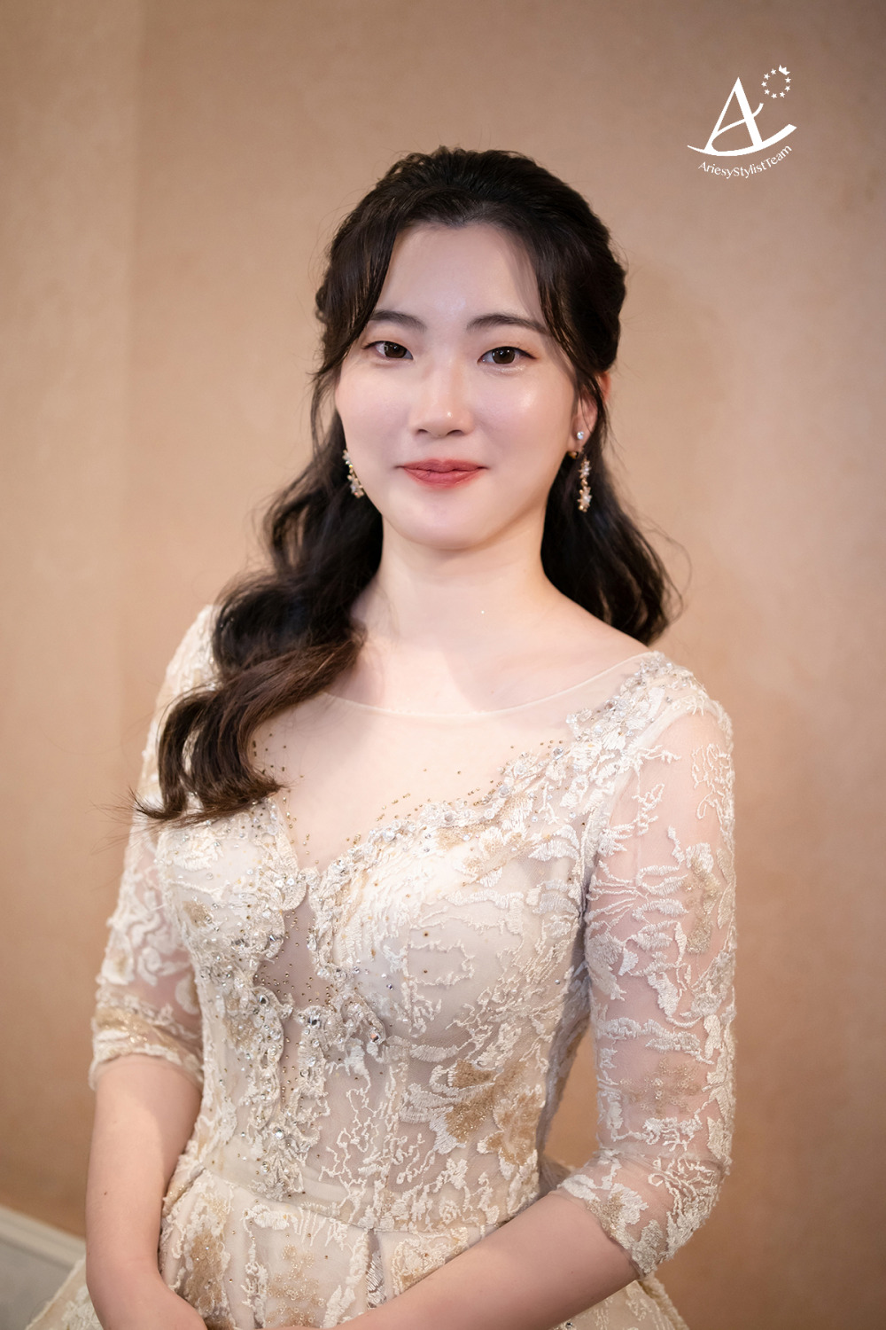新秘|經典赫本頭白紗 仙氣編髮花藝新娘造型~歆 宮廷風,公主頭,新娘造型,送客造型,金色禮服