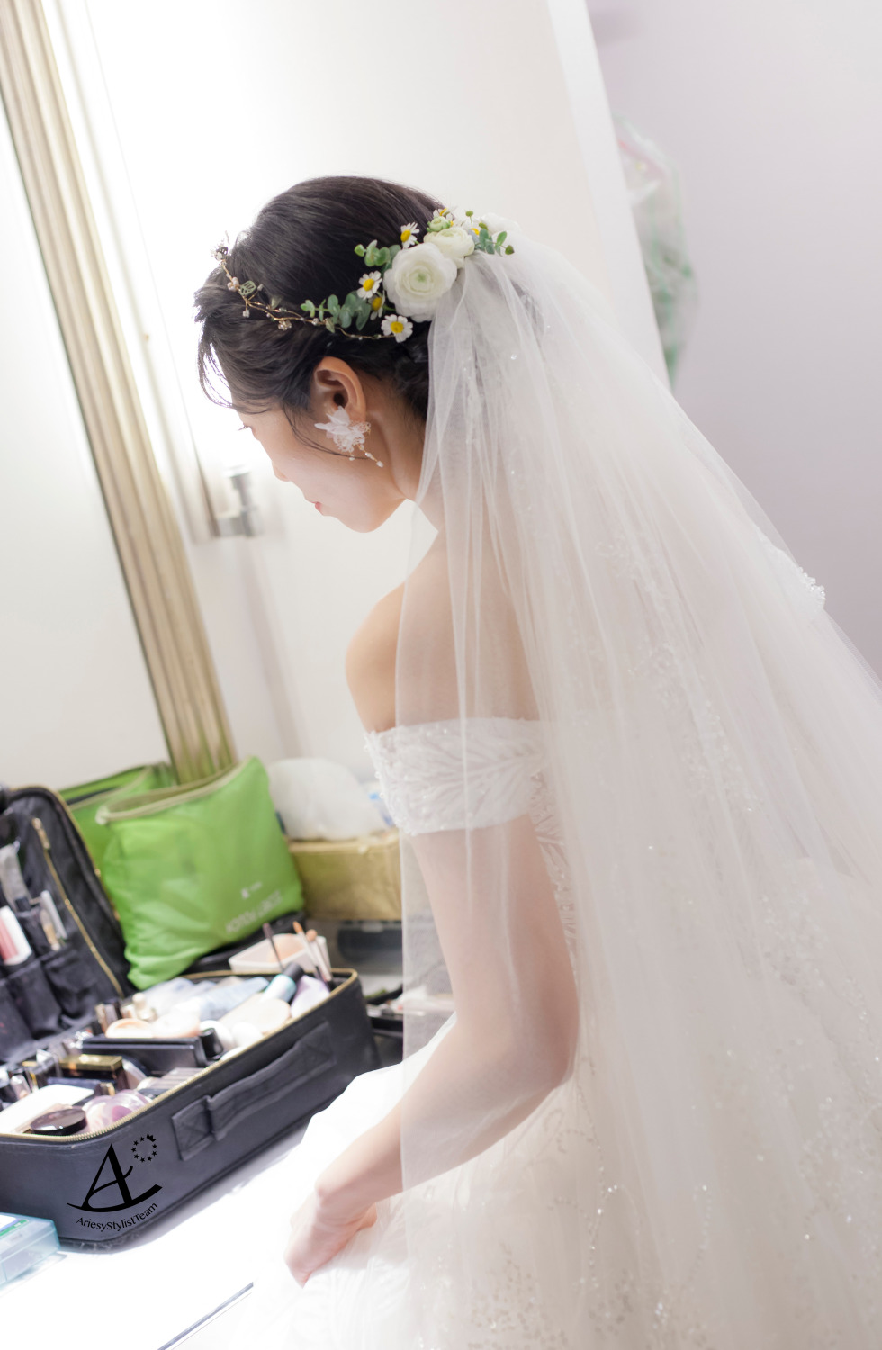 新秘|桃園新秘中式秀禾服&白紗花藝黑髮新娘造型 卉 新娘秘書,新祕推薦,桃園新祕,白紗造型,新娘造型,黑髮新娘,花藝造型,花藝新秘