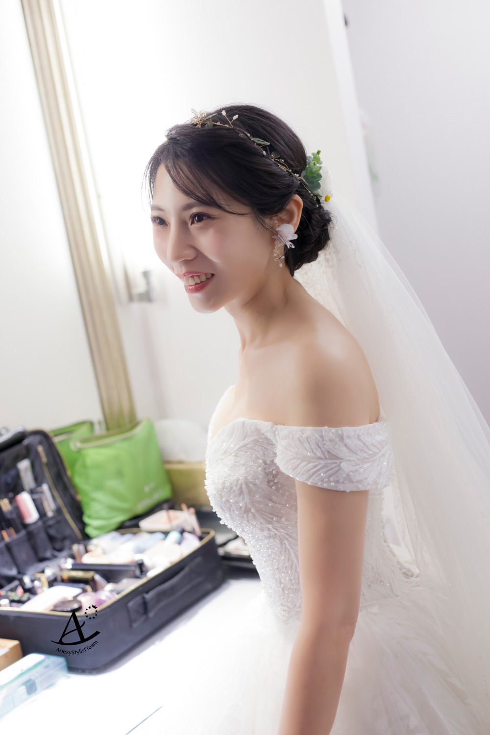 新秘|桃園新秘中式秀禾服&白紗花藝黑髮新娘造型 卉 新娘秘書,新祕推薦,桃園新祕,白紗造型,新娘造型,黑髮新娘,花藝造型,花藝新秘