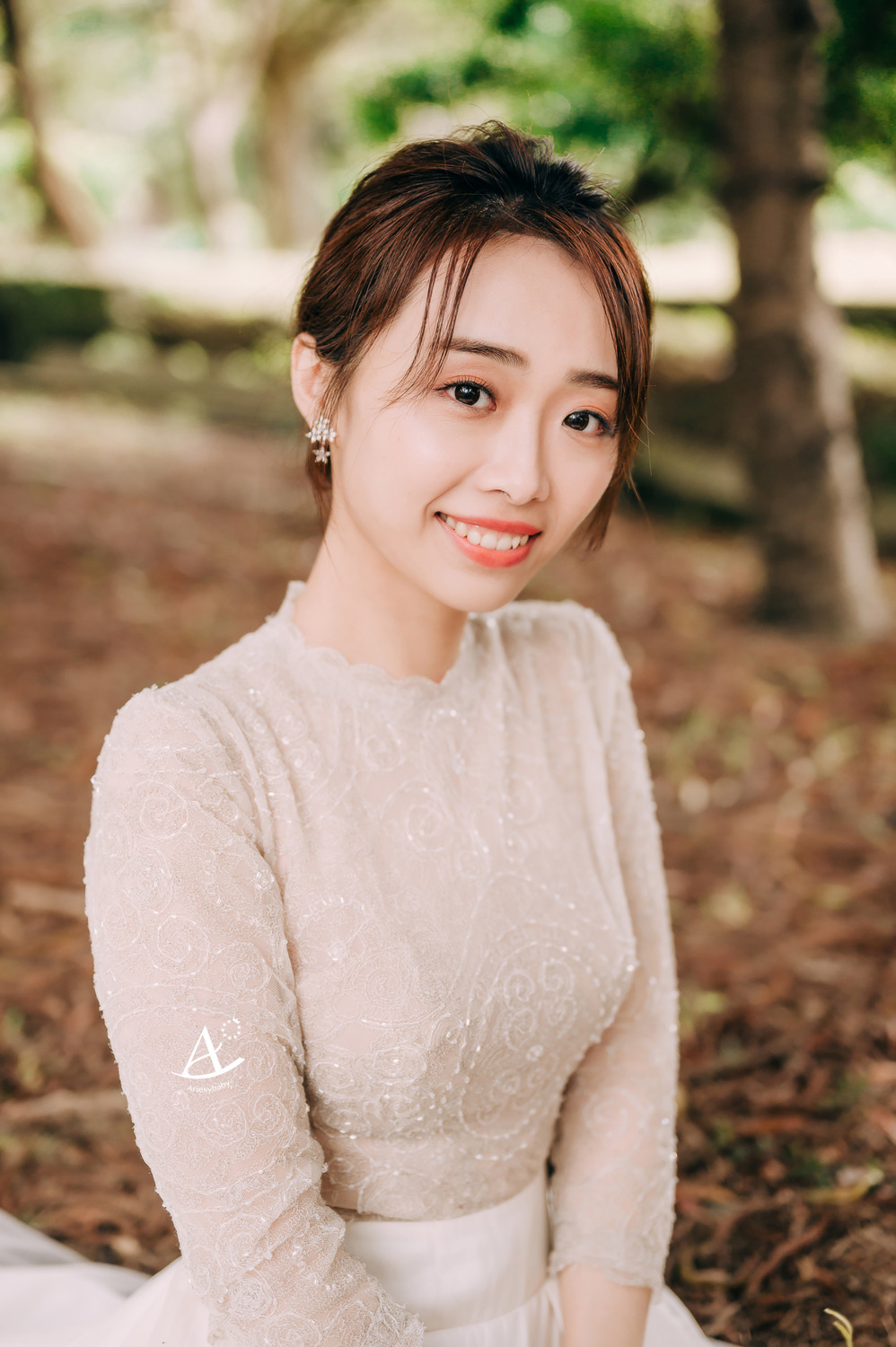 黑色禮服，新娘法式盤髮，自然輕透妝感，甜美風格，氣質優雅