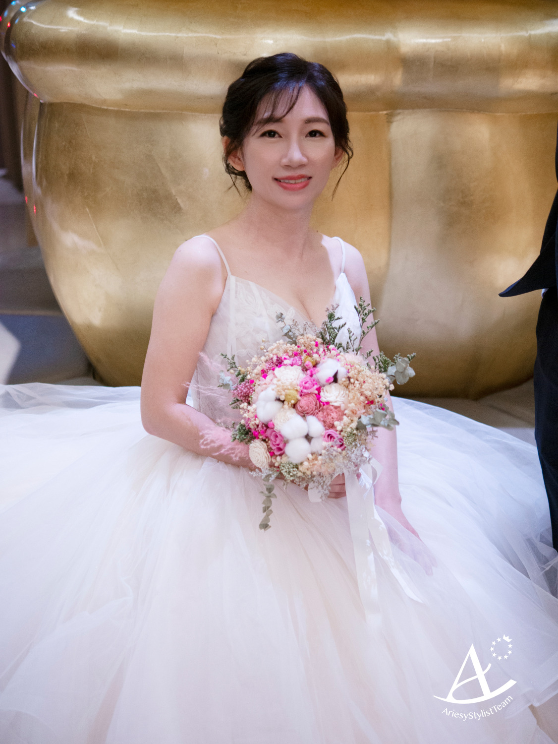 輕透發光妝感、編髮白紗造型、台中新秘、新秘、編髮放髮造型、新娘造型