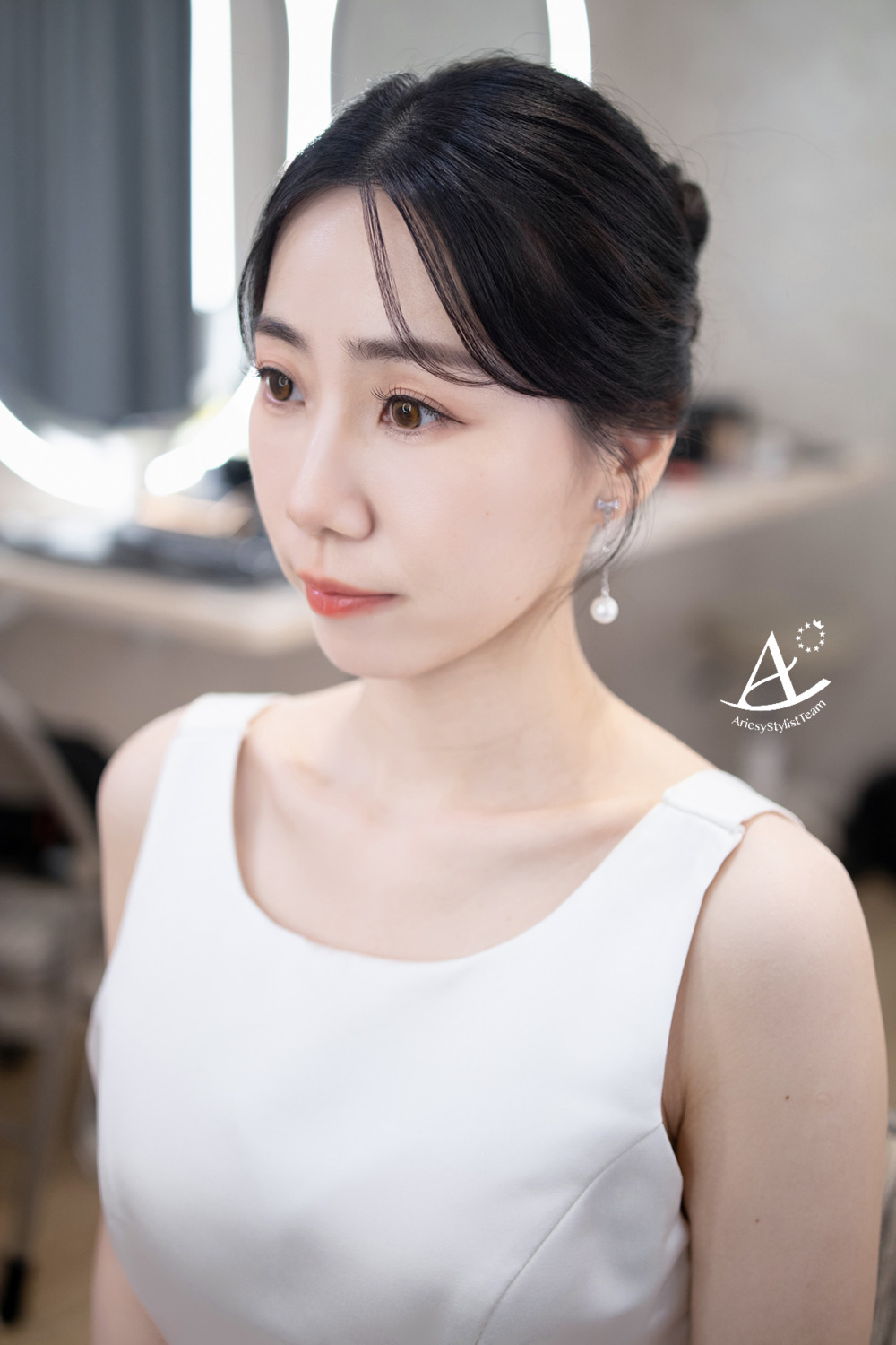 台北新秘|韓系清透妝感 乾淨盤髮黑髮新娘造型~亞 韓系妝感,黑髮新娘,台北新秘,白紗造型,新娘造型