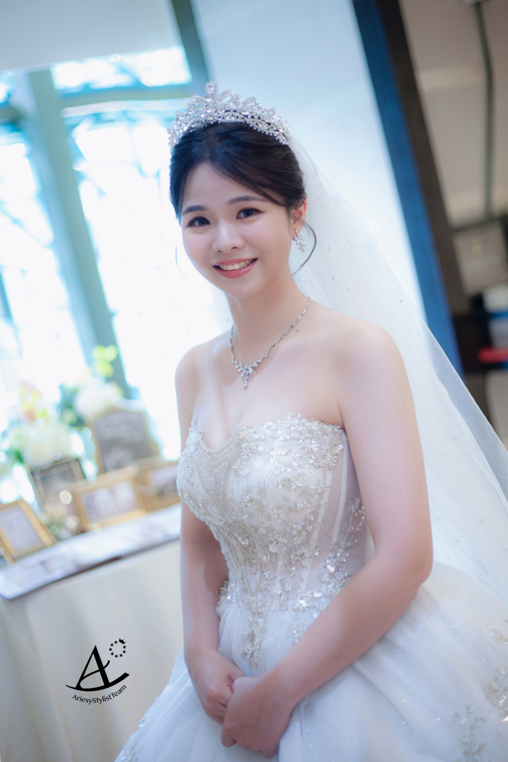 新娘秘書,新娘造型,白紗造型,黑髮新娘,編髮新秘,輕透妝感,氣質名媛風