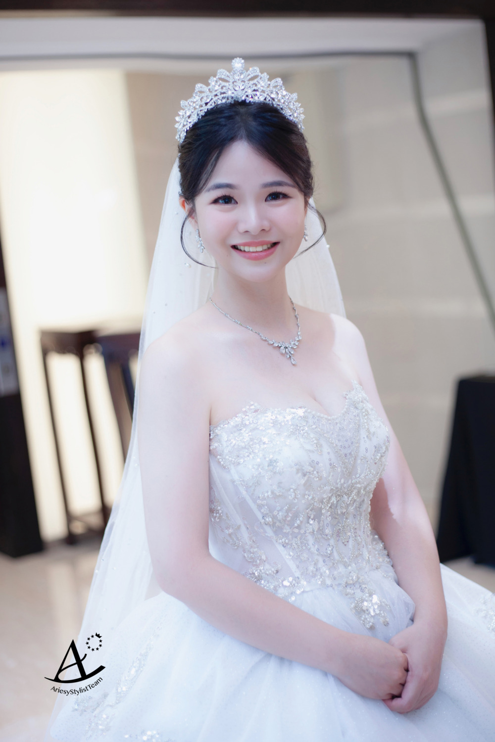 新娘秘書,新娘造型,白紗造型,黑髮新娘,編髮新秘,輕透妝感,氣質名媛風