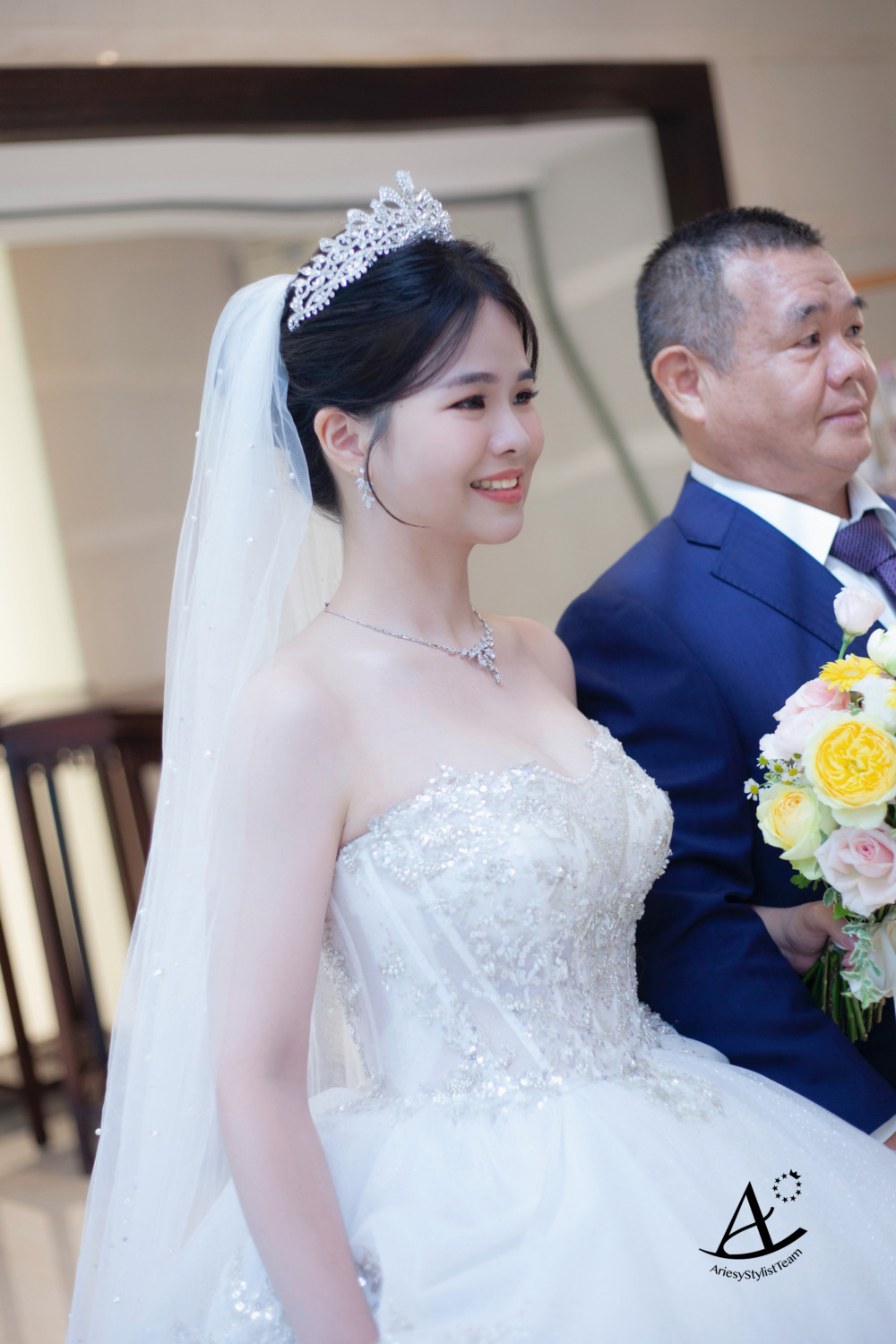 新娘秘書,新娘造型,白紗造型,黑髮新娘,編髮新秘,輕透妝感,氣質名媛風