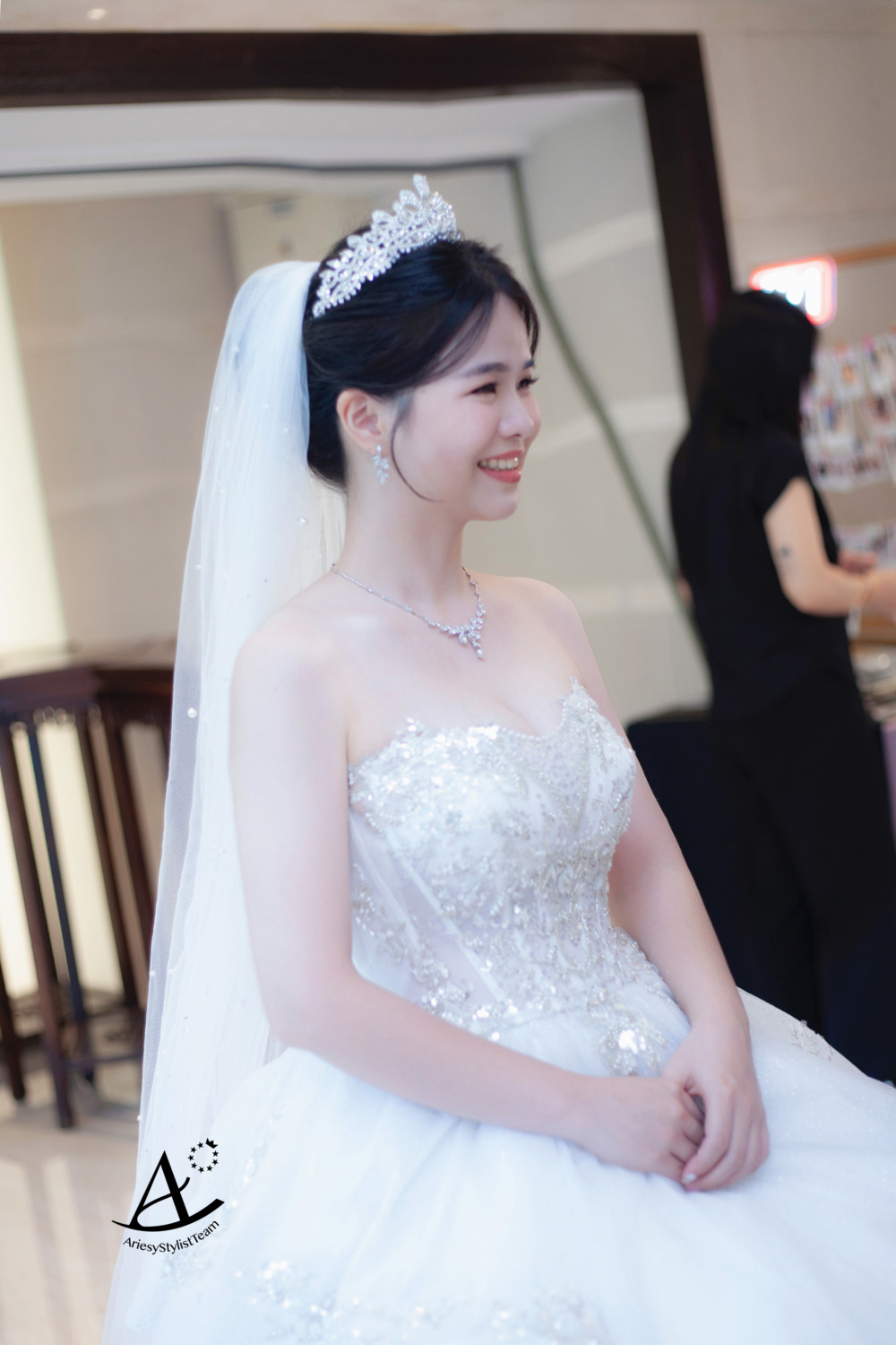 新娘秘書,新娘造型,白紗造型,黑髮新娘,編髮新秘,輕透妝感,氣質名媛風