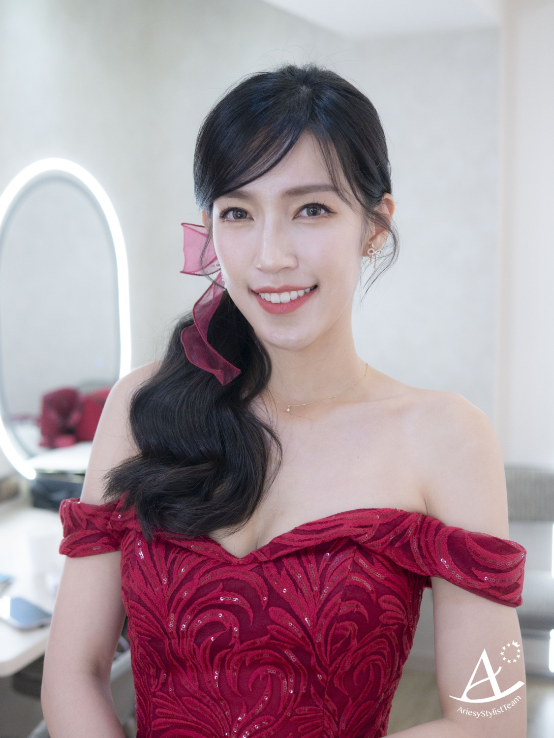 敬酒造型,低馬尾造型,台北新秘,韓系新娘,紅色禮服新娘造型