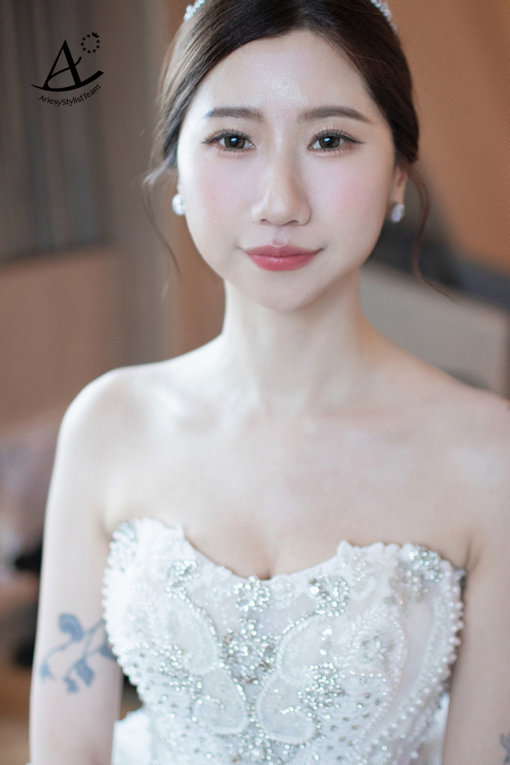 新秘,承億酒店新娘,高雄新秘,新娘秘書,韓系新娘妝感,清透自然妝感,韓系乾淨盤髮,韓系白紗皇冠造型