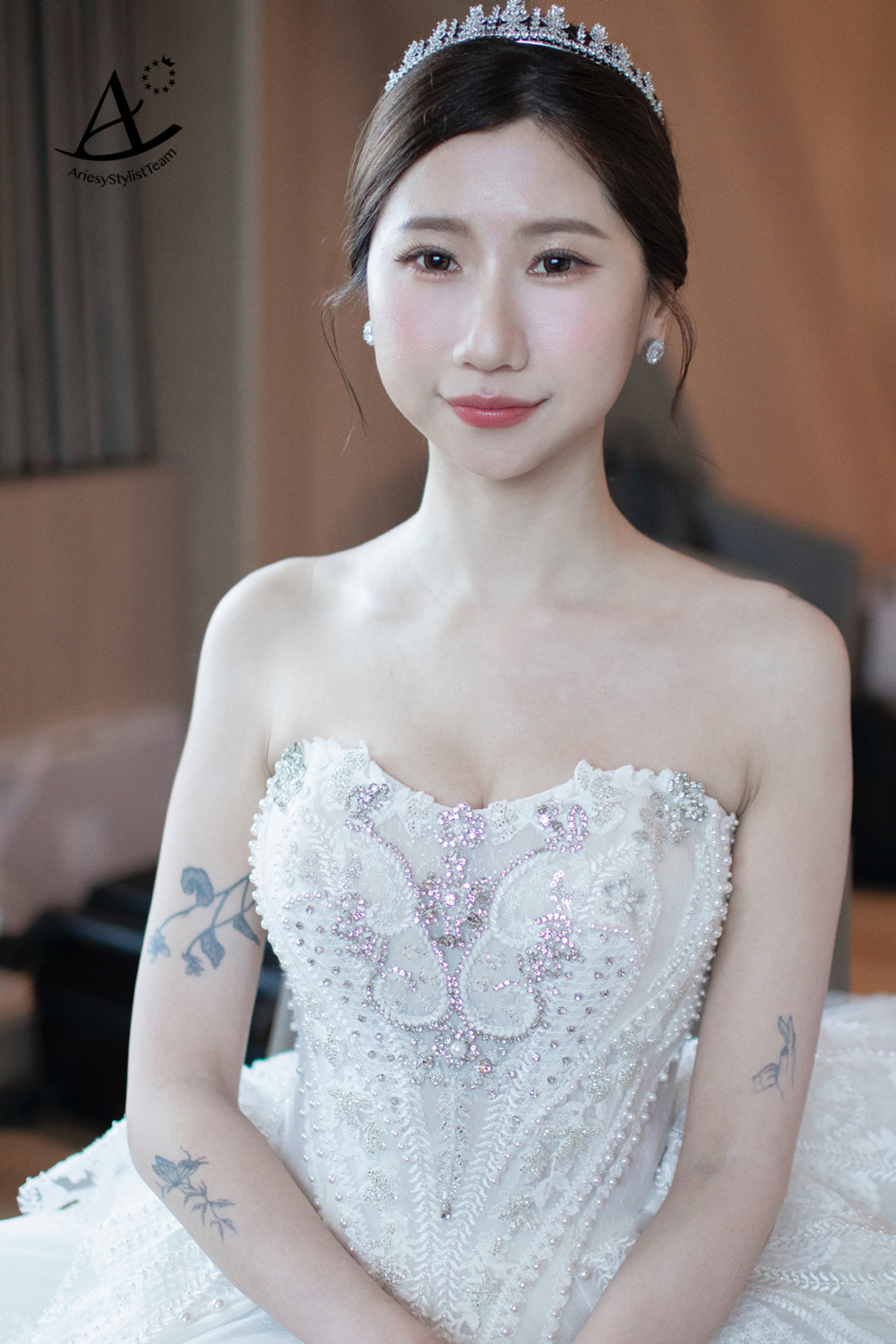新秘,承億酒店新娘,高雄新秘,新娘秘書,韓系新娘妝感,清透自然妝感,韓系乾淨盤髮,韓系白紗皇冠造型