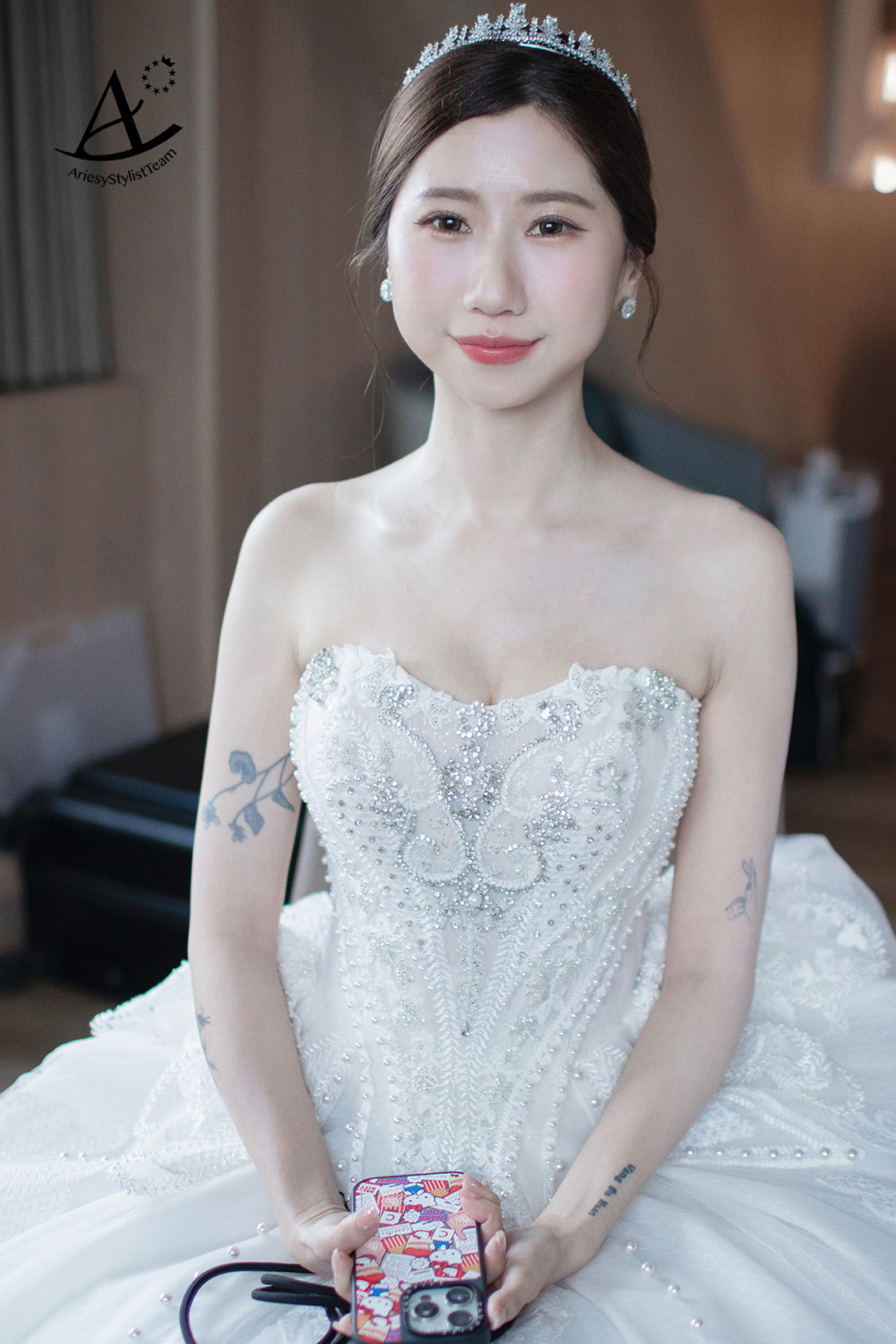 新秘,承億酒店新娘,高雄新秘,新娘秘書,韓系新娘妝感,清透自然妝感,韓系乾淨盤髮,韓系白紗皇冠造型