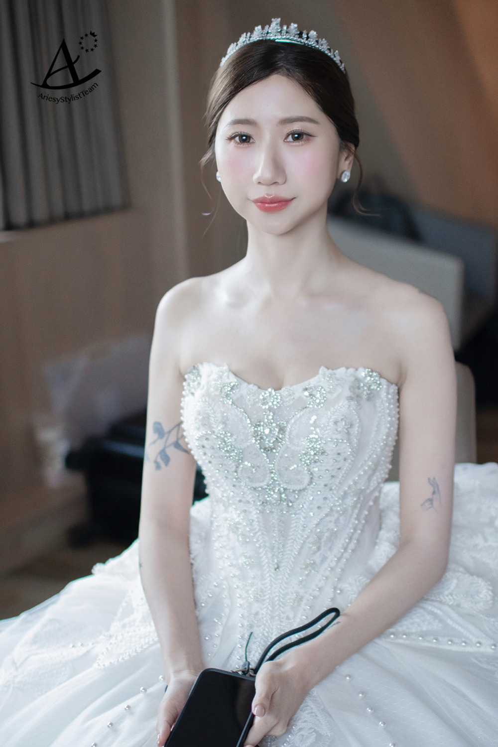 新秘,承億酒店新娘,高雄新秘,新娘秘書,韓系新娘妝感,清透自然妝感,韓系乾淨盤髮,韓系白紗皇冠造型