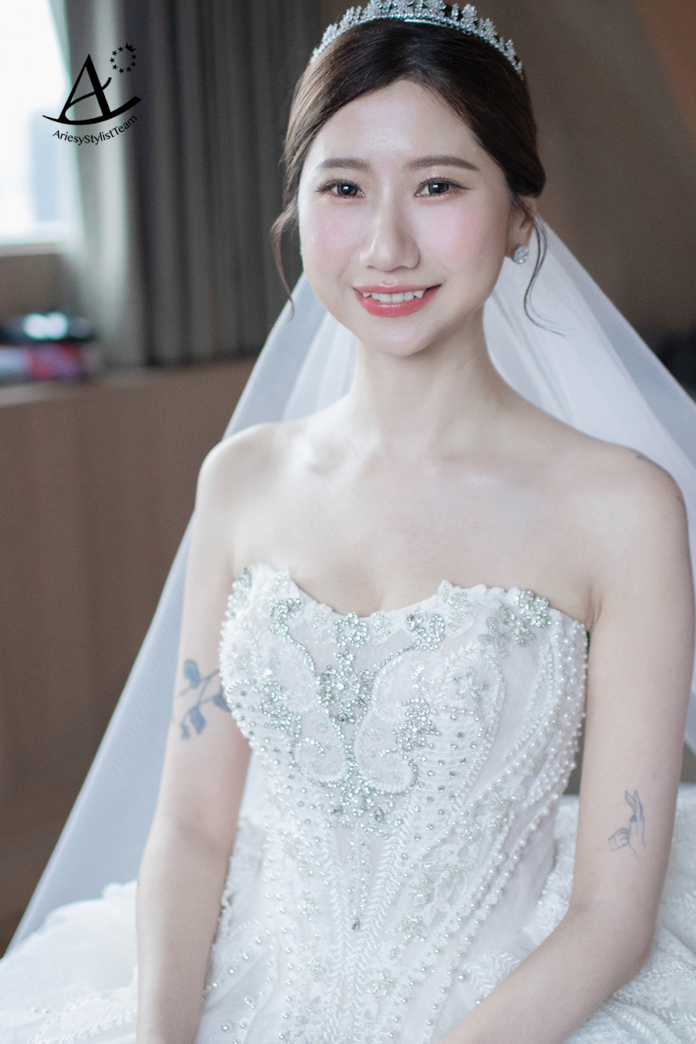 新秘,承億酒店新娘,高雄新秘,新娘秘書,韓系新娘妝感,清透自然妝感,韓系乾淨盤髮,韓系白紗皇冠造型