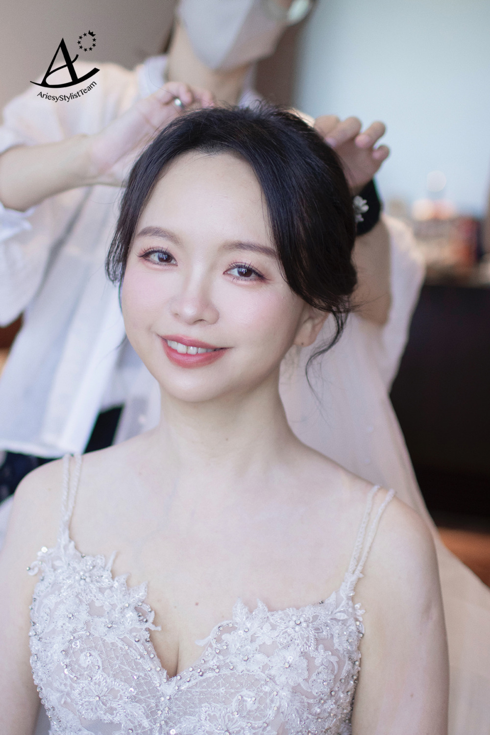茹曦酒店新娘造型,台北新秘,黑髮新娘造型,新娘秘書,新娘白紗造型,清透減齡妝感