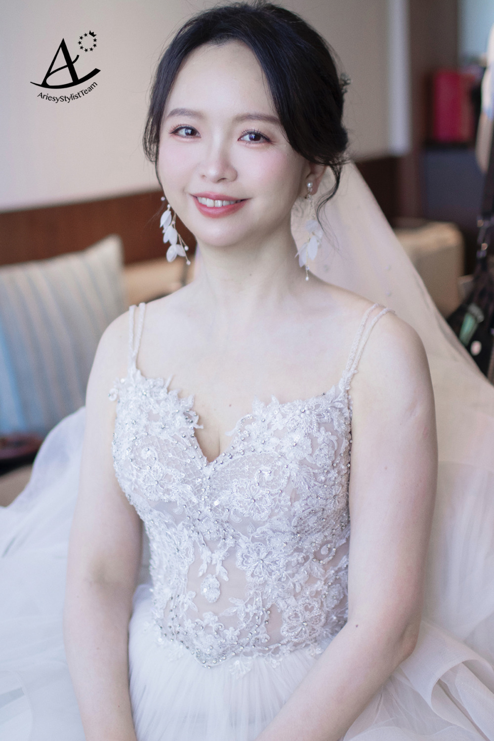 茹曦酒店新娘造型,台北新秘,黑髮新娘造型,新娘秘書,新娘白紗造型,清透減齡妝感