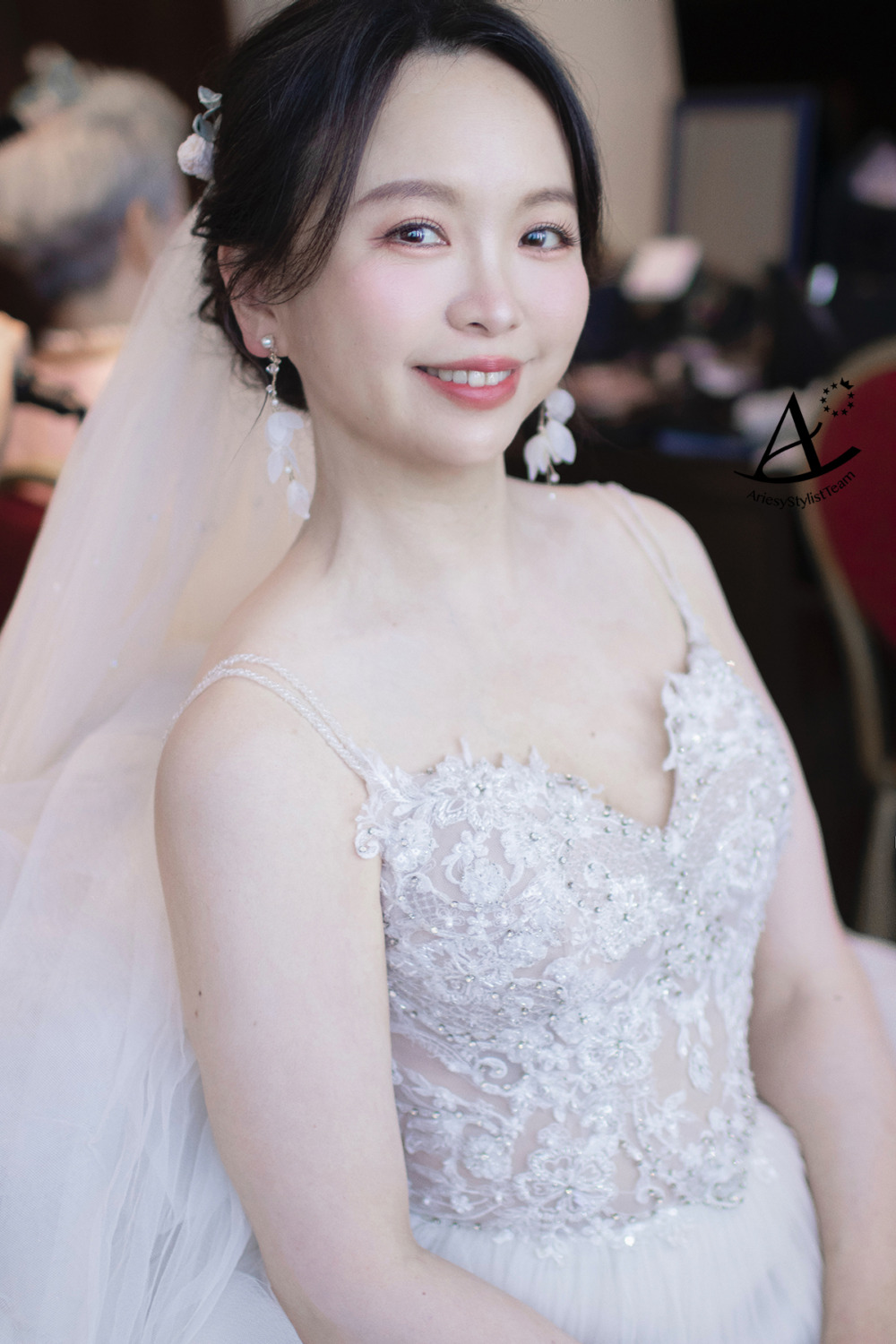 茹曦酒店新娘造型,台北新秘,黑髮新娘造型,新娘秘書,新娘白紗造型,清透減齡妝感
