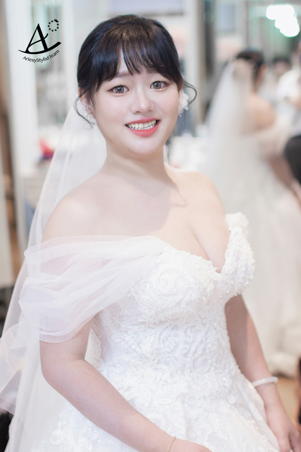 新娘韓系白紗造型,新秘,單眼皮新娘妝感,黑髮編髮新娘造型,皇家薇庭新娘造型,龍鳳褂古裝新娘造型