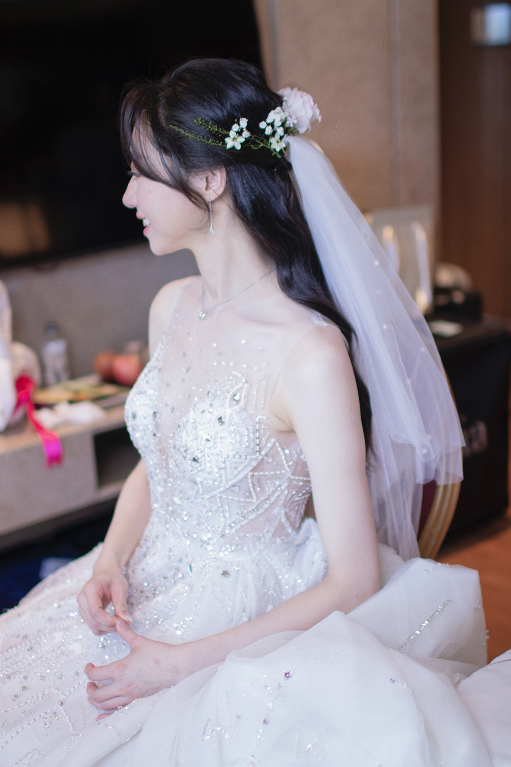 新秘|戶外證婚花藝造型/黑髮新娘經典白紗皇冠造型~葳 北投麗禧戶外證婚造型,新秘,黑髮新娘造型,新娘花藝造型,新娘白紗造型,清新韓系妝感
