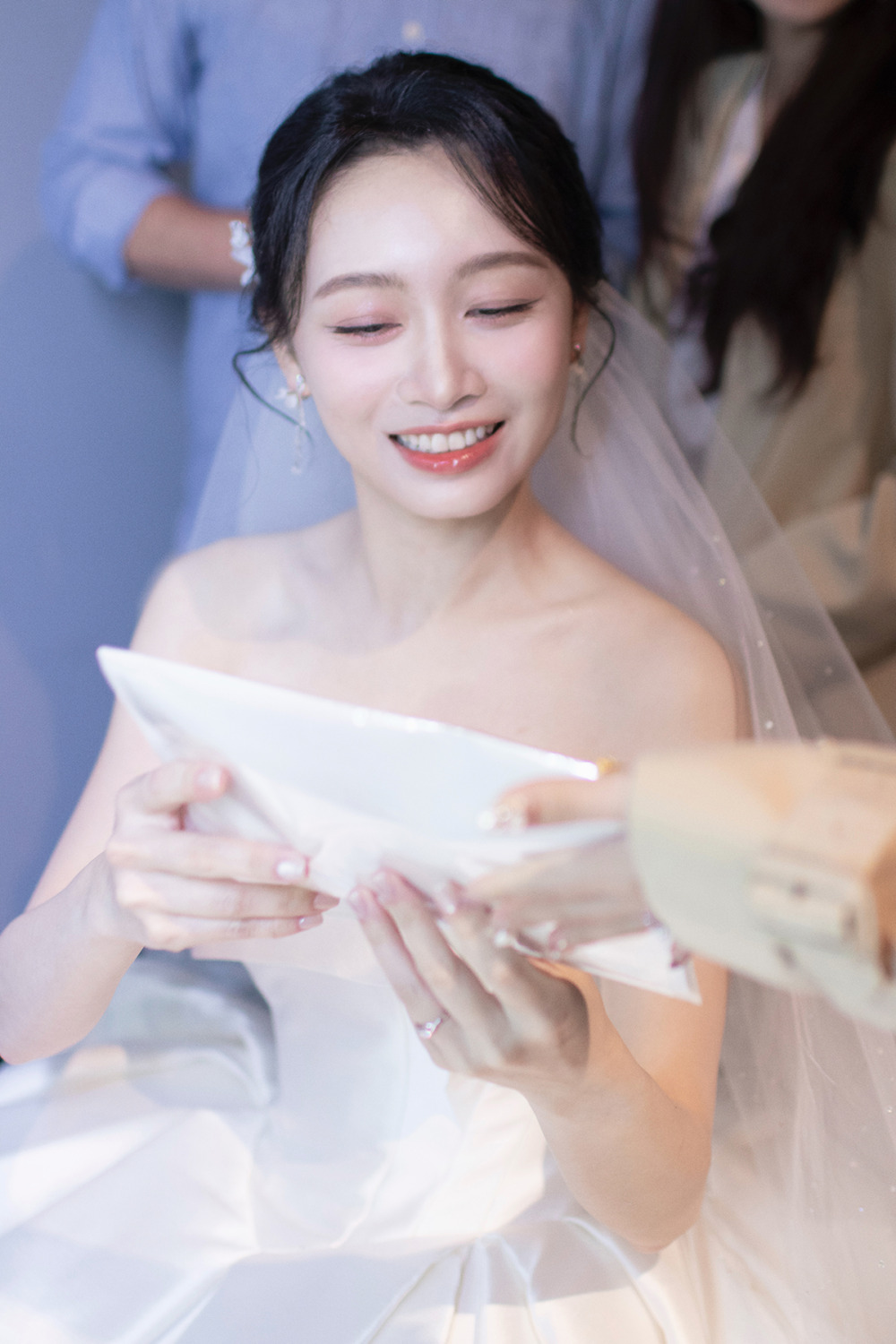 經典白紗新娘造型,台北新秘,黑髮新娘造型,新娘秘書,新秘,清新韓系妝感