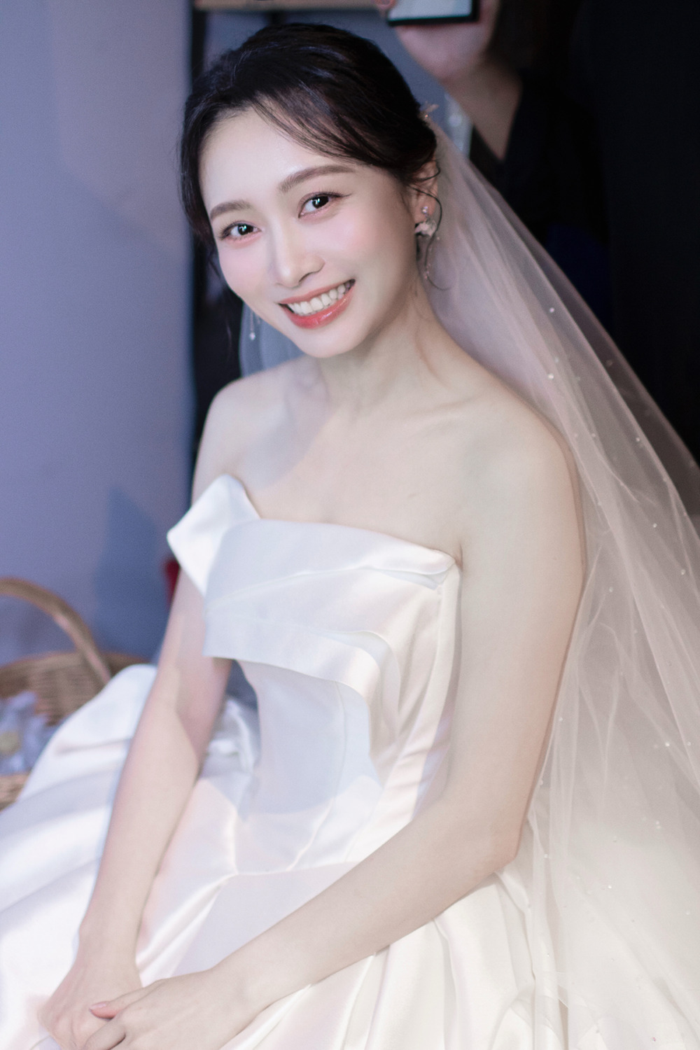 經典白紗新娘造型,台北新秘,黑髮新娘造型,新娘秘書,新秘,清新韓系妝感