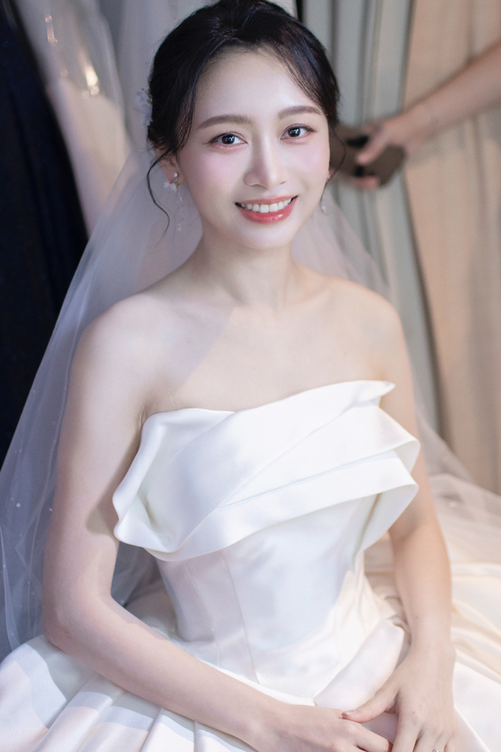 經典白紗新娘造型,台北新秘,黑髮新娘造型,新娘秘書,新秘,清新韓系妝感