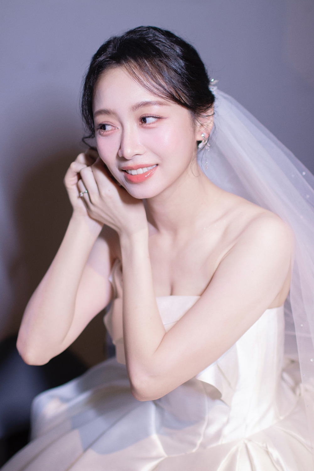 經典白紗新娘造型,台北新秘,黑髮新娘造型,新娘秘書,新秘,清新韓系妝感