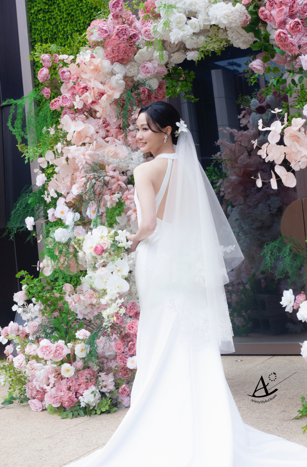 新秘|韓系低盤髮&名媛風放髮&編髮花藝黑髮造型 恬 新秘,新娘造型,白紗造型,黑髮新娘,韓系低盤髮,輕透妝感,花藝新秘