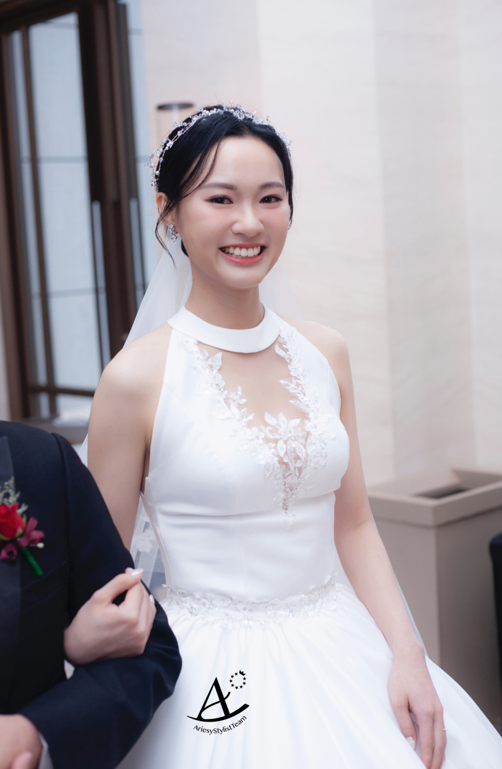 新秘,新娘造型,白紗造型,黑髮新娘,韓系低盤髮,輕透妝感,新娘髮型