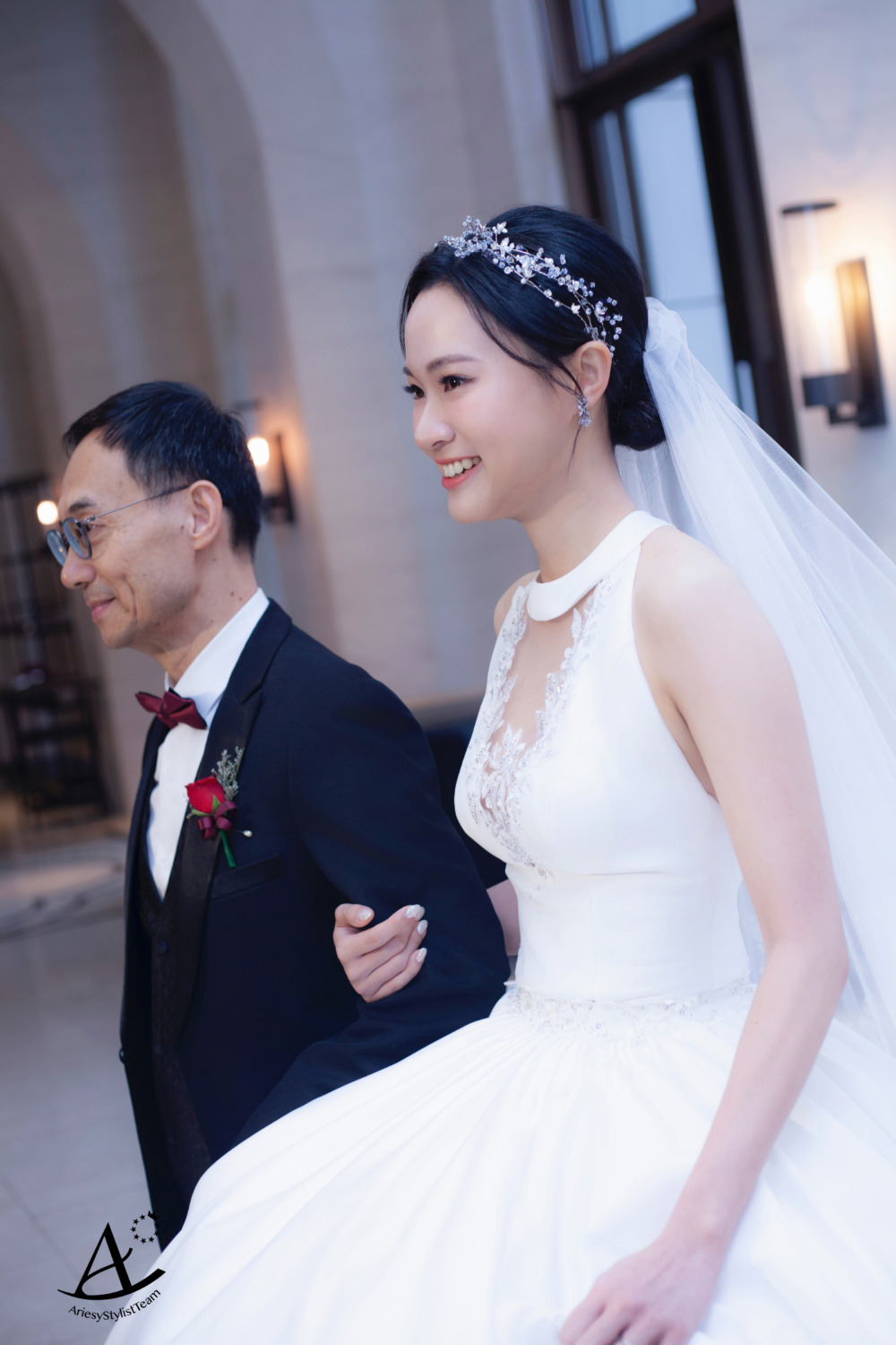 新秘,新娘造型,白紗造型,黑髮新娘,韓系低盤髮,輕透妝感,新娘髮型
