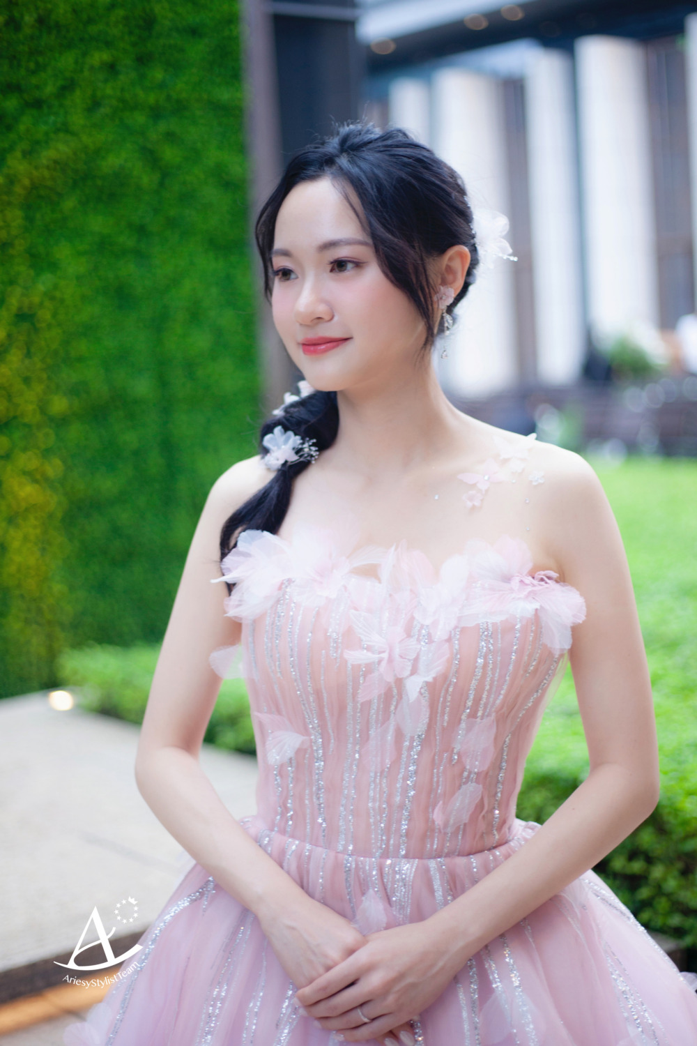 新秘,編髮新秘,新娘造型,黑髮新娘,輕透妝感,花藝造型