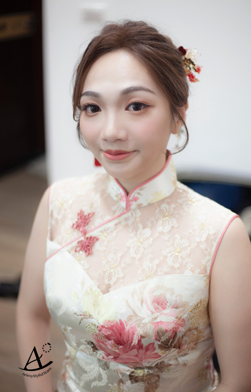 台北新秘,新娘造型,文定造型,訂製旗袍,編髮新秘,輕透妝感,中式造型