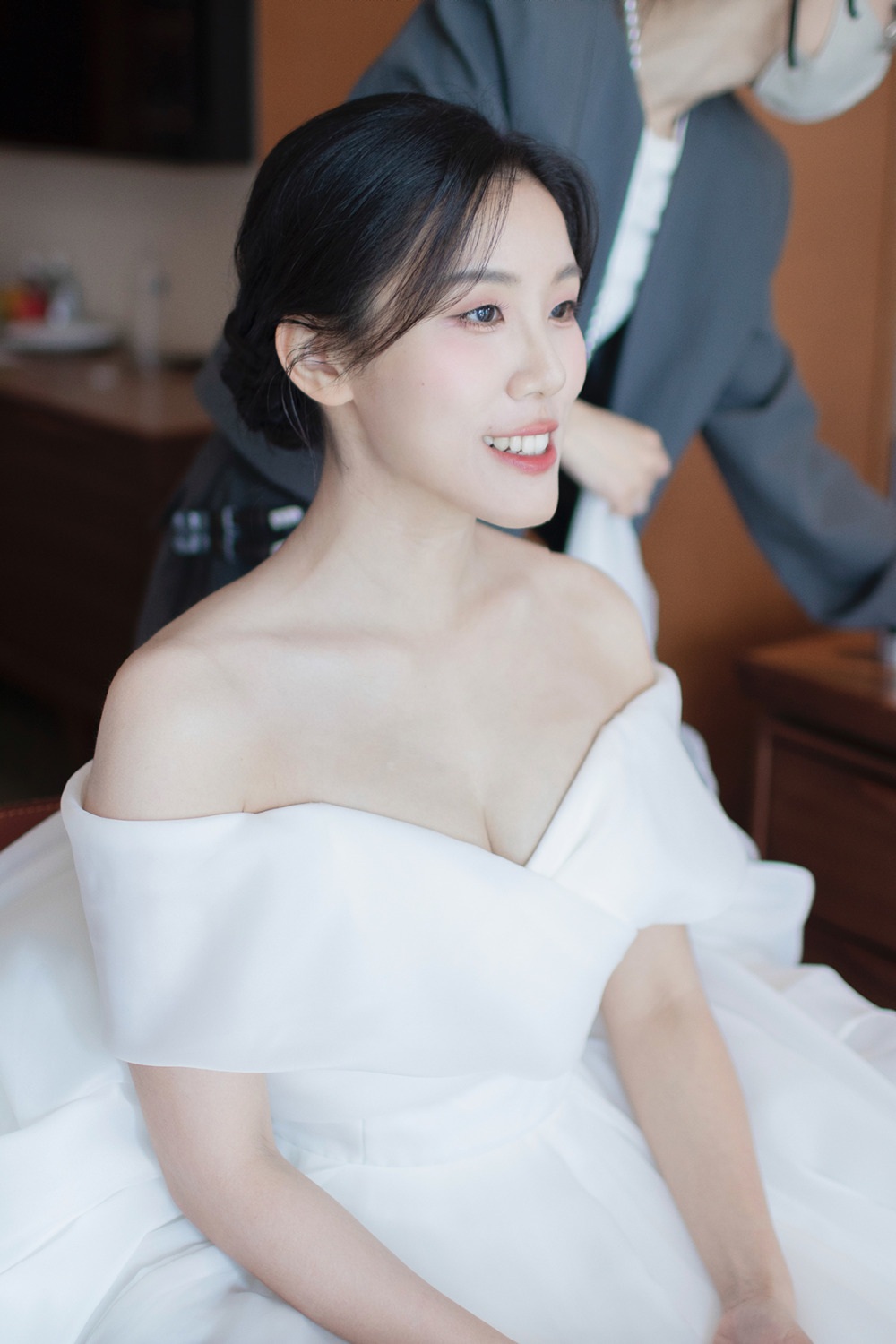 韓系白紗新娘造型,單眼皮新娘妝感,黑髮新娘造型,新娘秘書,新秘,台北誠品行旅新娘