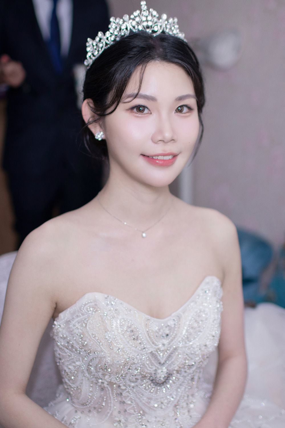 黑髮新娘造型,新娘清透妝感,白紗經典皇冠造型,新娘秘書,新秘,新娘編髮造型