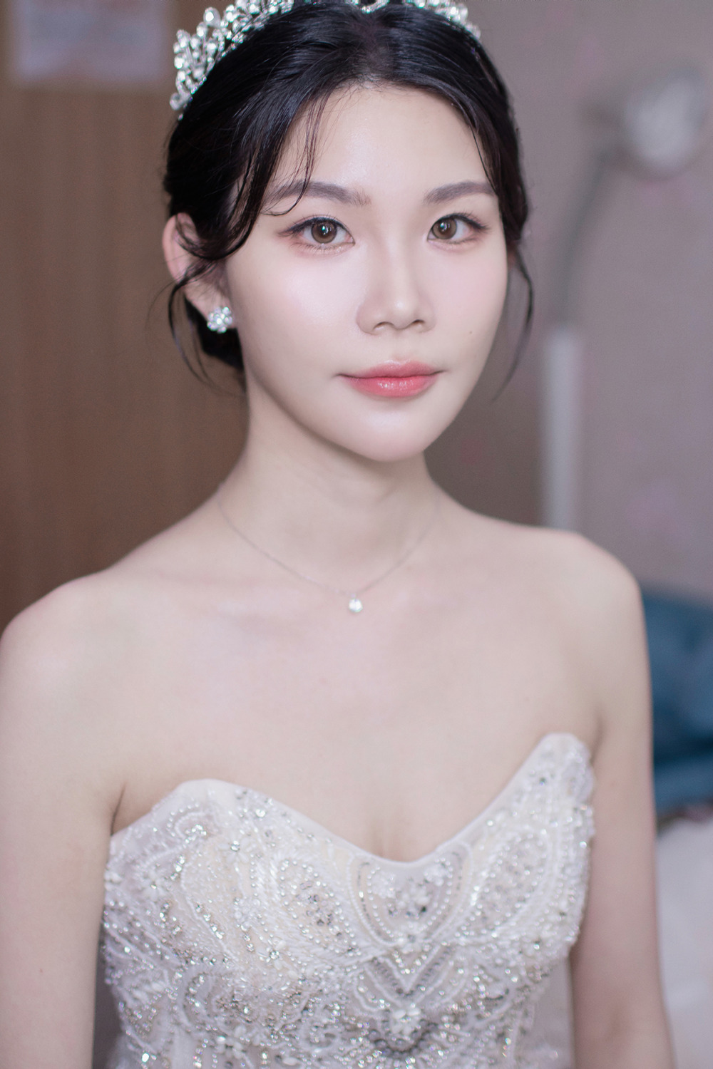 黑髮新娘造型,新娘清透妝感,白紗經典皇冠造型,新娘秘書,新秘,新娘編髮造型