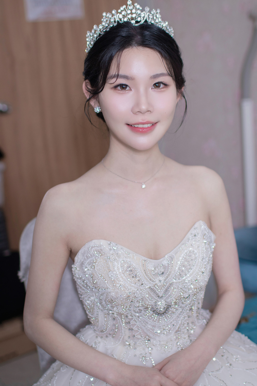 黑髮新娘造型,新娘清透妝感,白紗經典皇冠造型,新娘秘書,新秘,新娘編髮造型