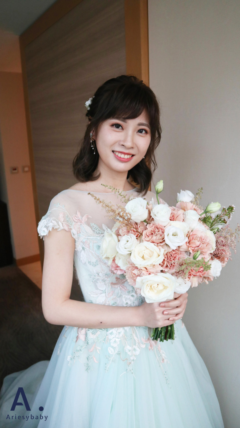 Ariesybaby造型團隊,短髮新娘,台北新祕,新娘造型, ARIESY愛瑞思品牌訂製手工婚紗,鮮花捧花