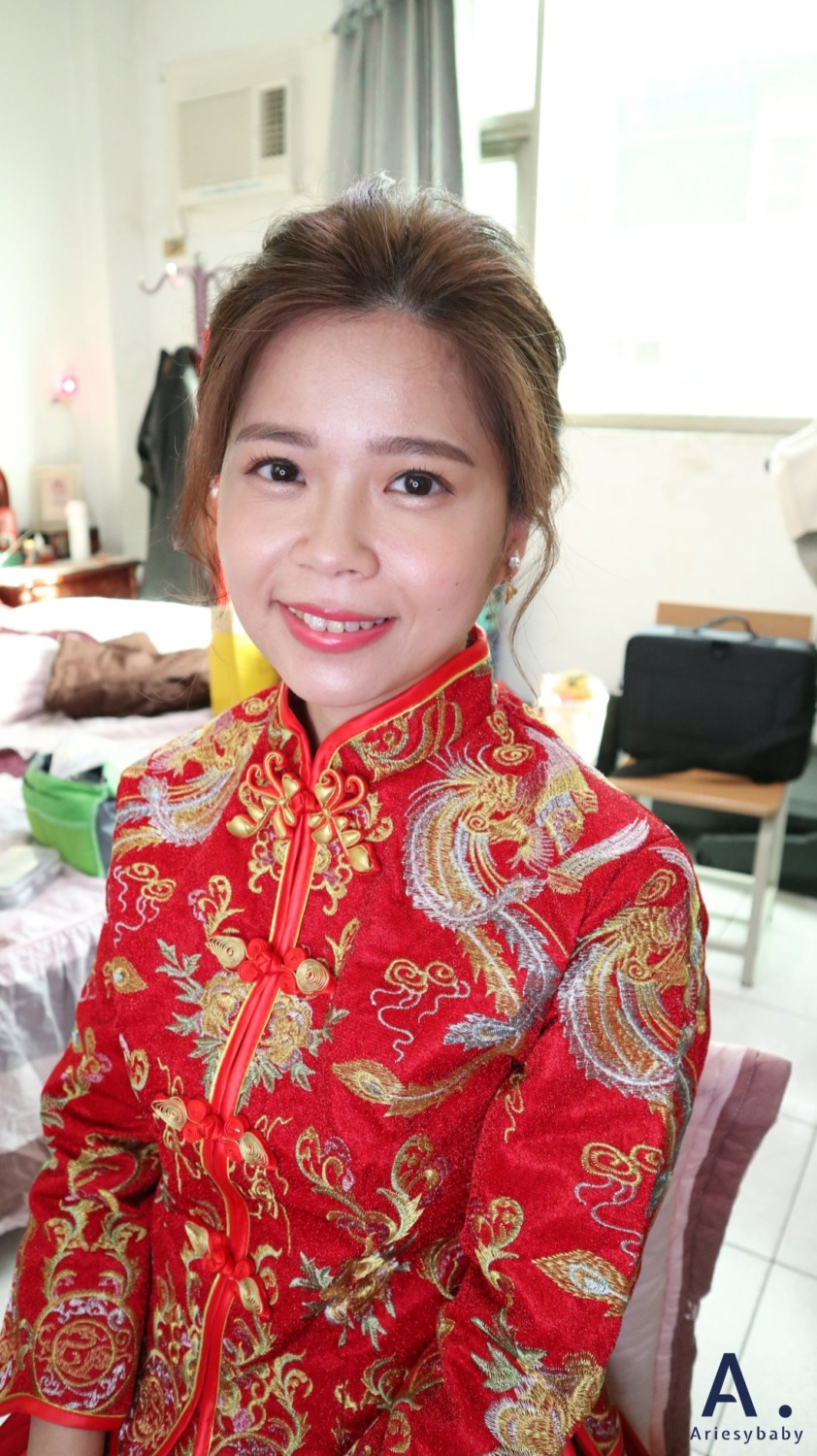 台北新祕,新祕,新娘秘書,秀禾服,文定造型,中式造型,Ariesybaby造型團隊,清透妝感,新娘造型
