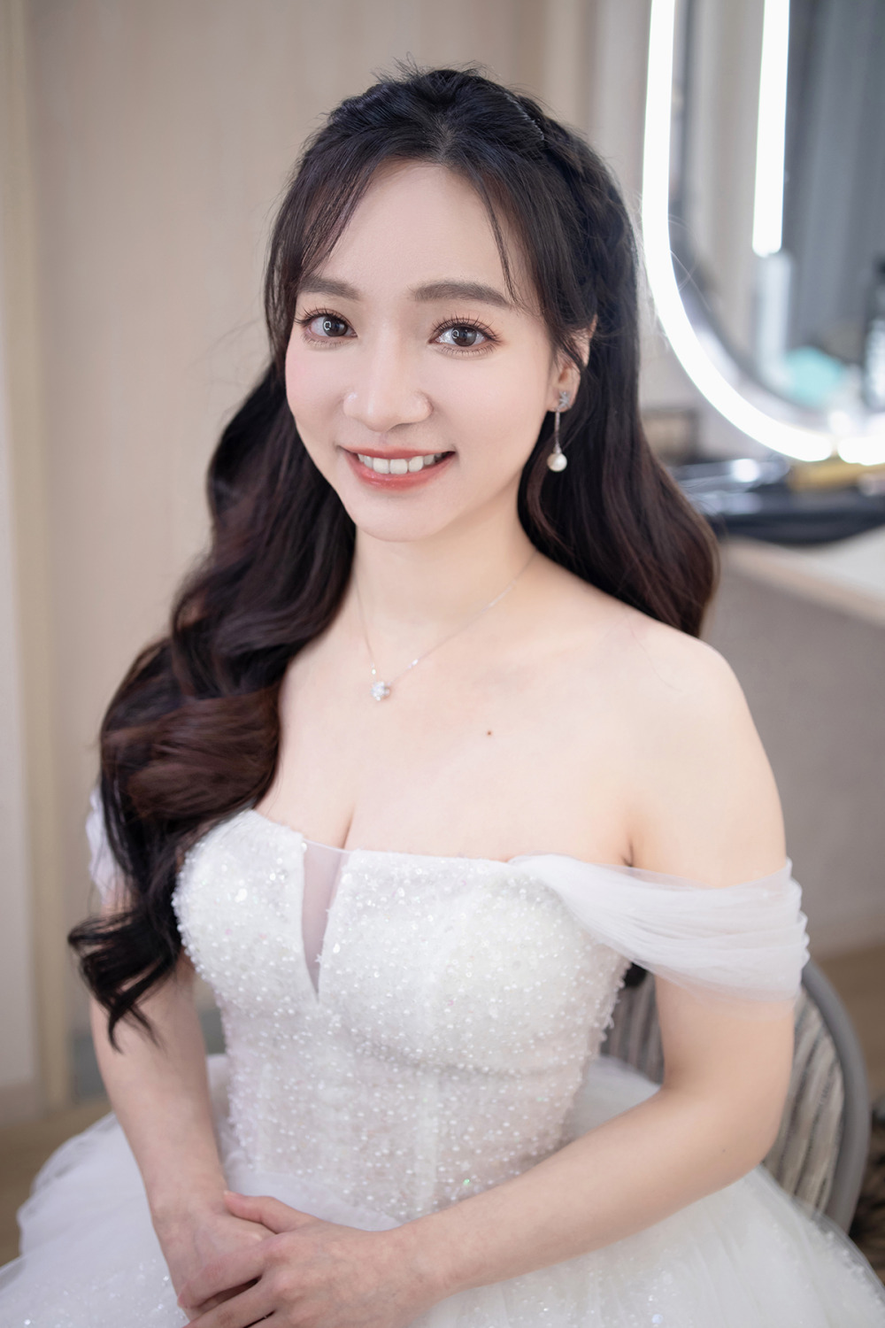 自然輕透韓系妝感,黑髮新娘型,台北新秘,白紗浪漫甜美風格,新娘整體造型,愛瑞思手工婚紗