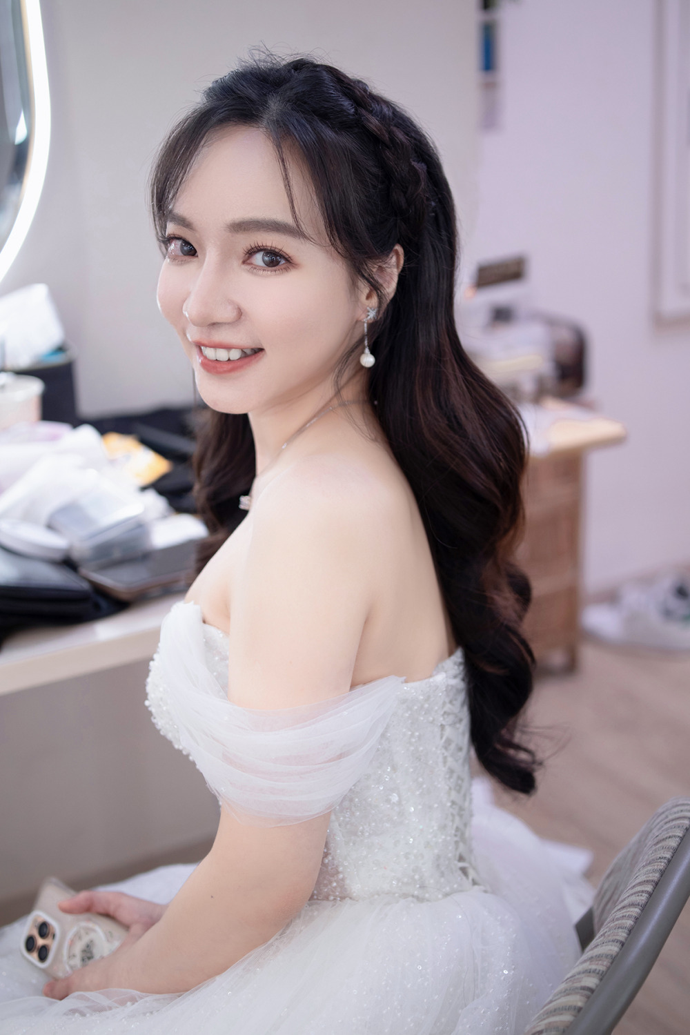韓系自然輕透妝感,黑髮新娘造型,台北新秘,細緻有神眼妝,新娘造型,編髮新秘造型,韓系空氣瀏海