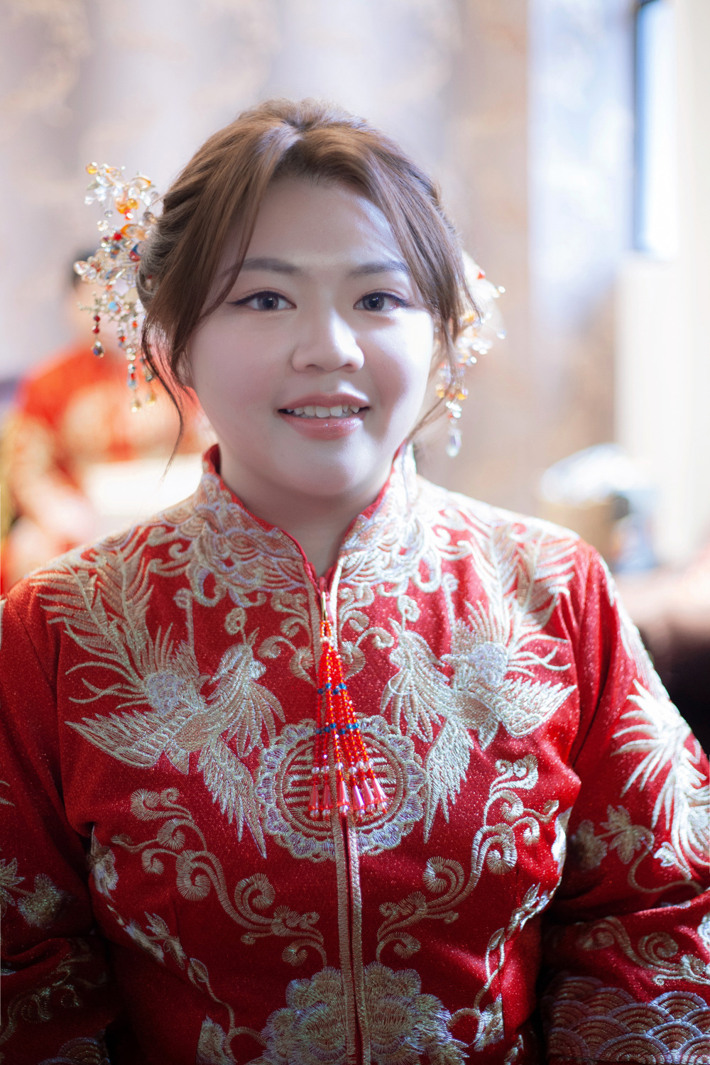 新秘|輕透妝感從優雅編髮盤髮到甜美放髮新娘造型 薇 中式新娘造型,龍鳳褂,修飾臉型完美瀏海設計,蓬鬆編髮新秘,自然輕透妝感