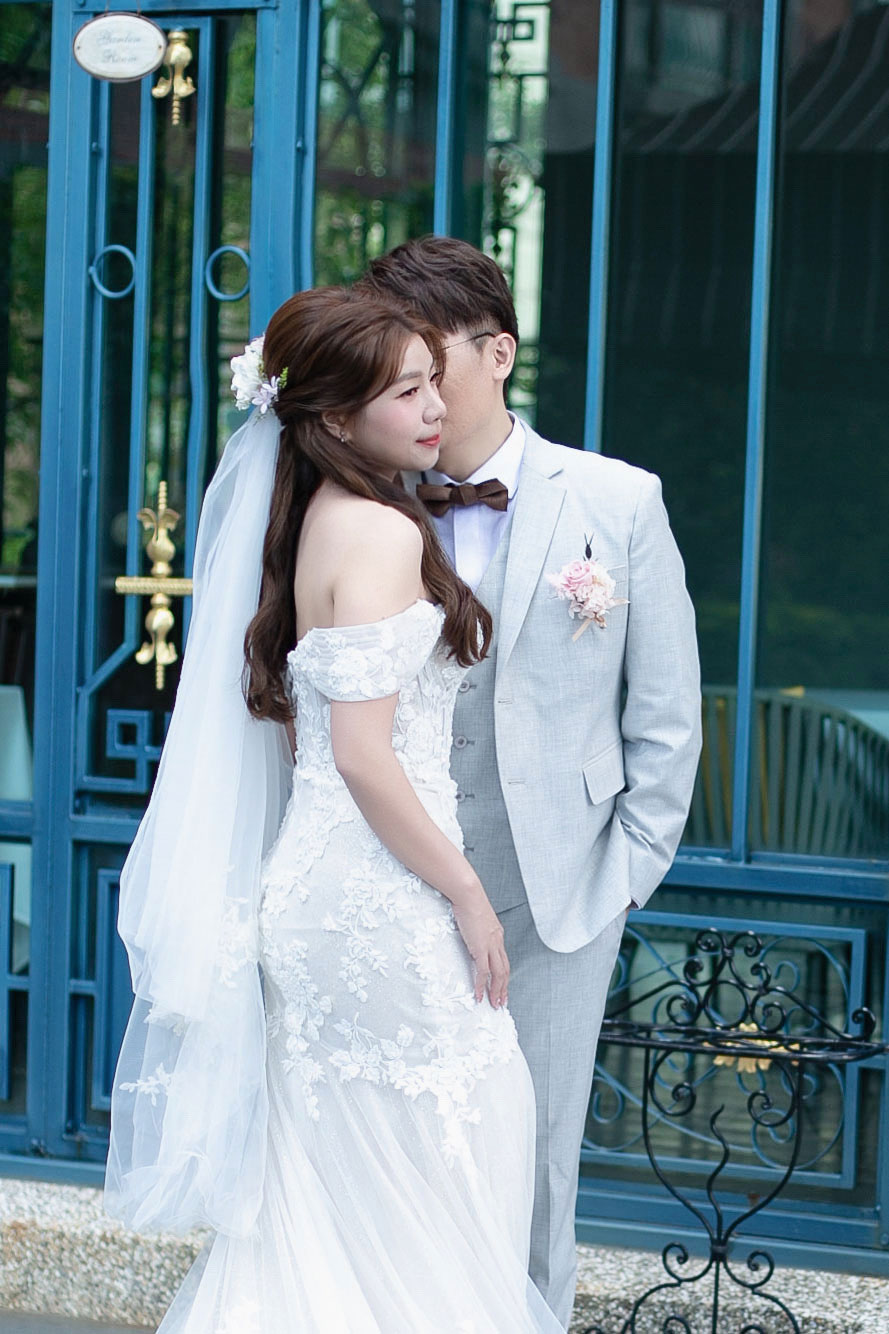 台北戶外證婚類婚紗拍攝實況,戶外證婚儀式花藝放髮造型,迎娶新娘白紗放髮造型,愛瑞思新娘秘書造型團隊,台北新秘ariesy