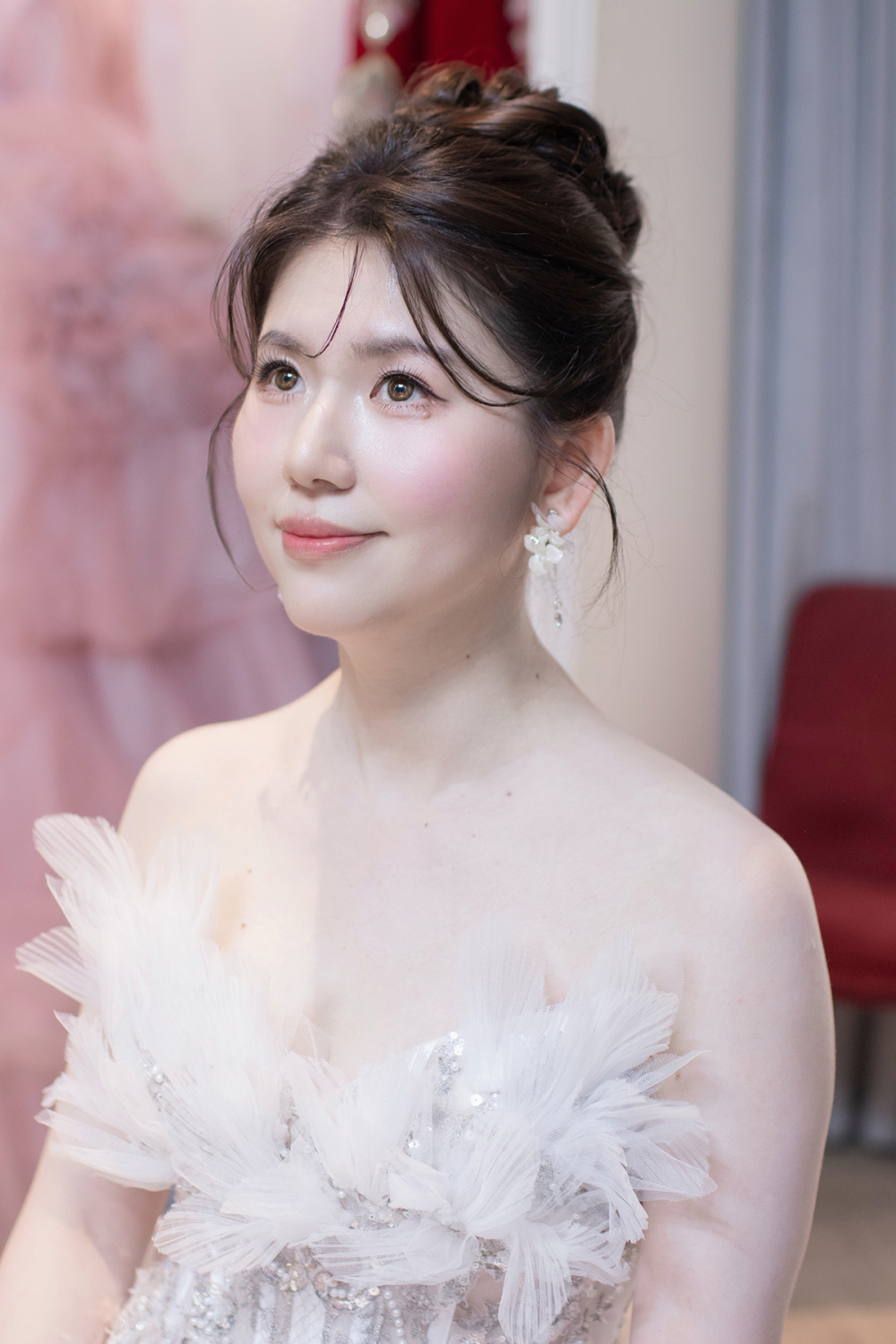 單眼皮新娘妝感,桃園新秘,韓系白紗造型,新秘推薦,清透新娘妝感,編髮造型,龍鳳褂新娘造型
